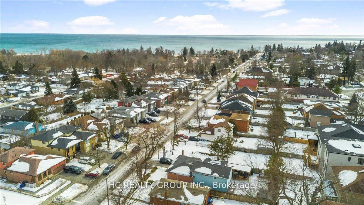 Photo 3 of 692 West Shore Boulevard, Pickering, West Shore — HOMEH