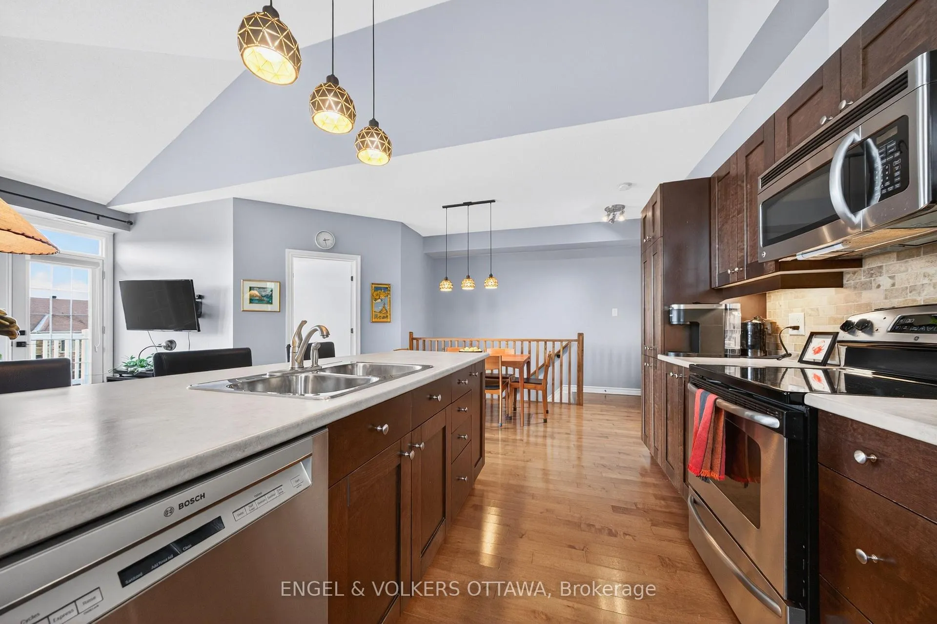 Photo 12 of Unit 77, 169 Eye Bright Crescent, Ottawa, Riverside South/Gloucester Glen — HOMEH
