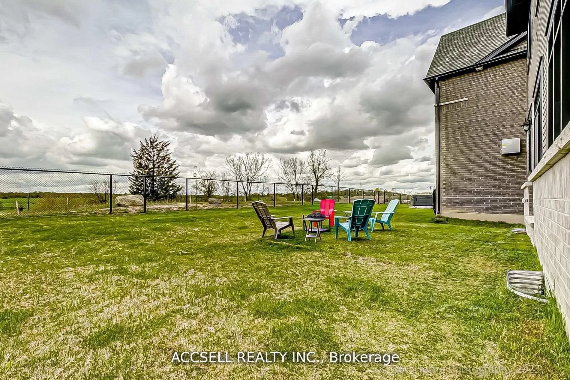 Photo 44 of 154 Strachan Trail, New Tecumseth, Rural New Tecumseth — HOMEH