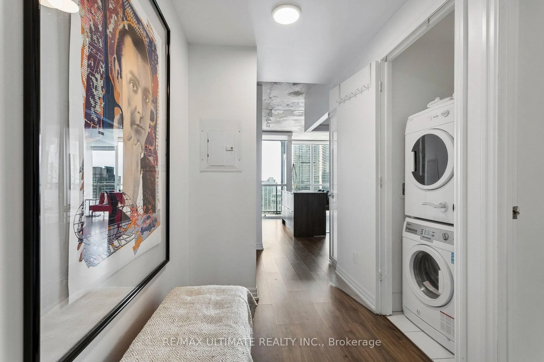 Photo 4 of Unit 3007, 88 Blue Jays Way, Toronto, Waterfront Communities — HOMEH