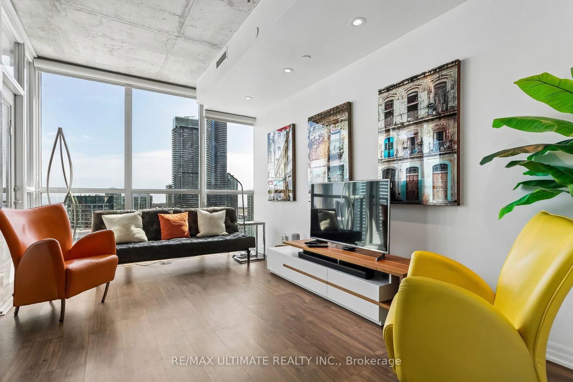 Photo 5 of Unit 3007, 88 Blue Jays Way, Toronto, Waterfront Communities — HOMEH