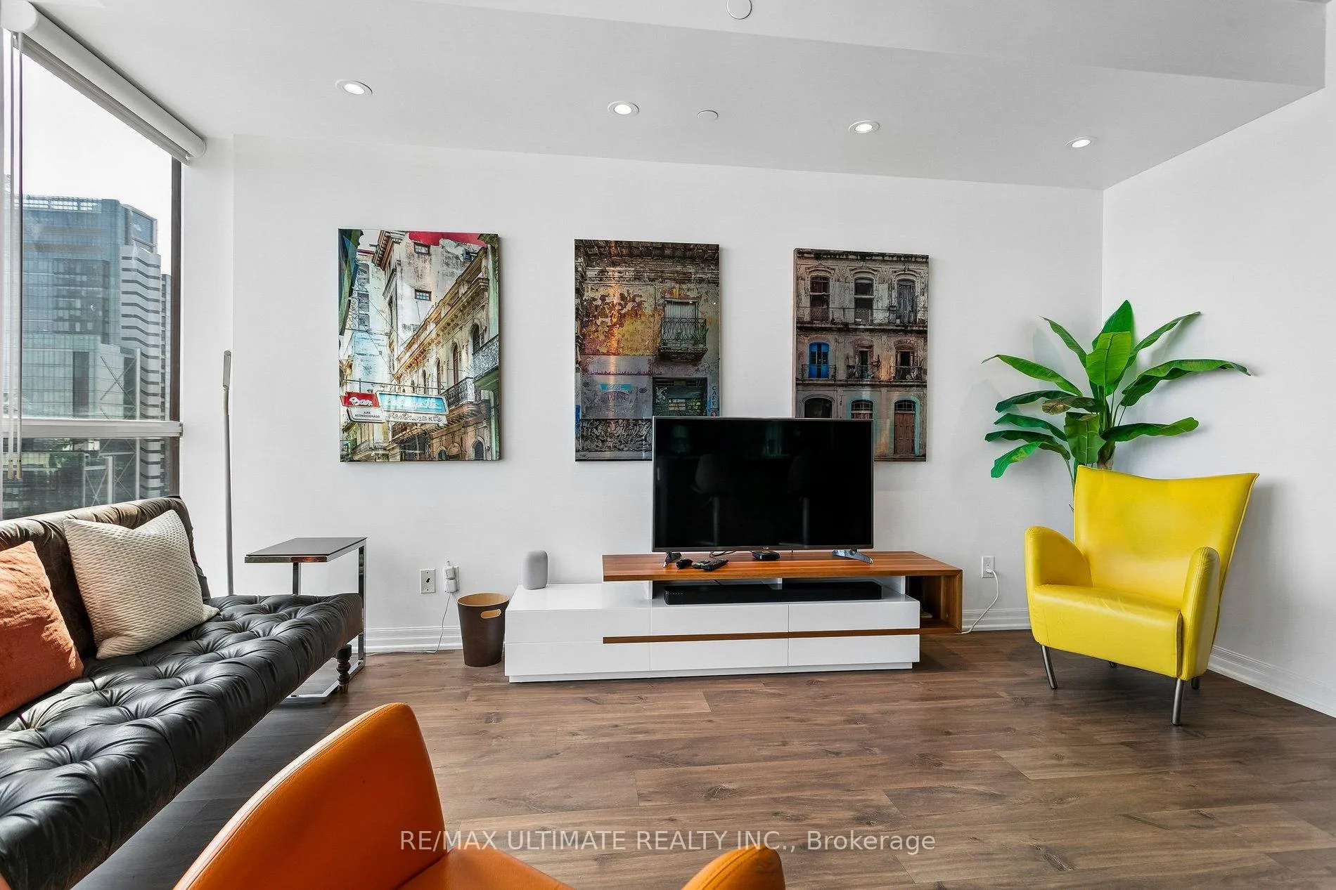 Photo 6 of Unit 3007, 88 Blue Jays Way, Toronto, Waterfront Communities — HOMEH