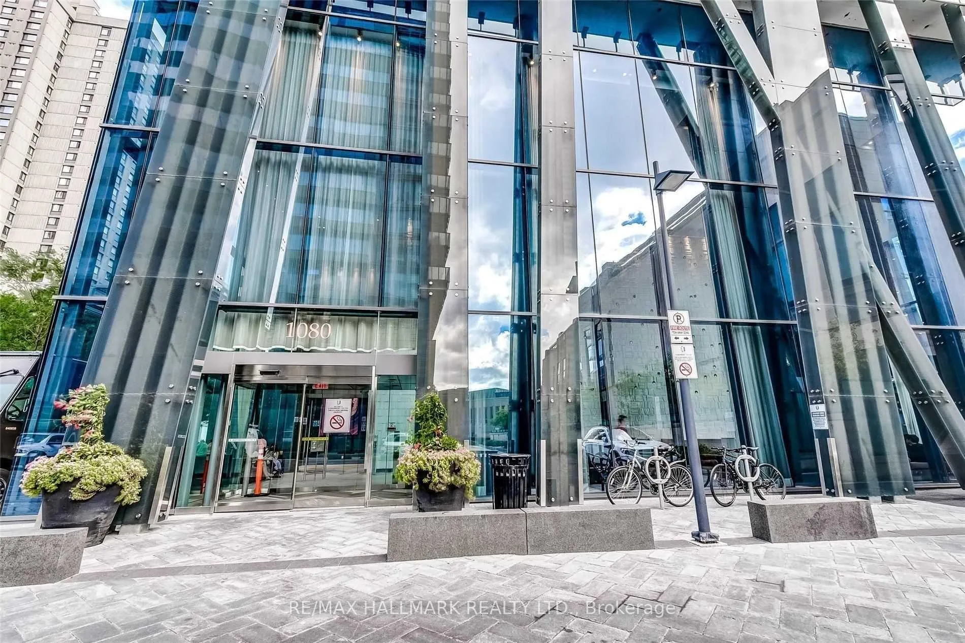 Front of Unit 809, 1080 Bay Street