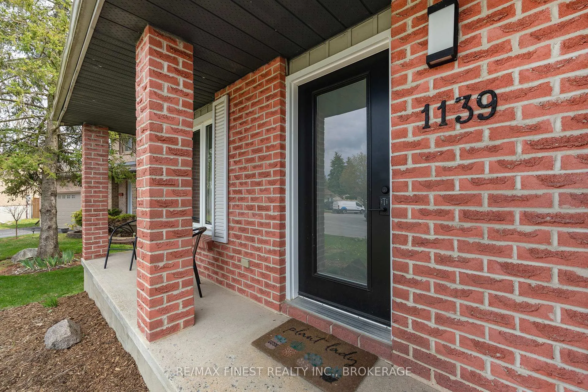Photo 4 of 1139 Wintergreen Crescent, Kingston, City Northwest — HOMEH