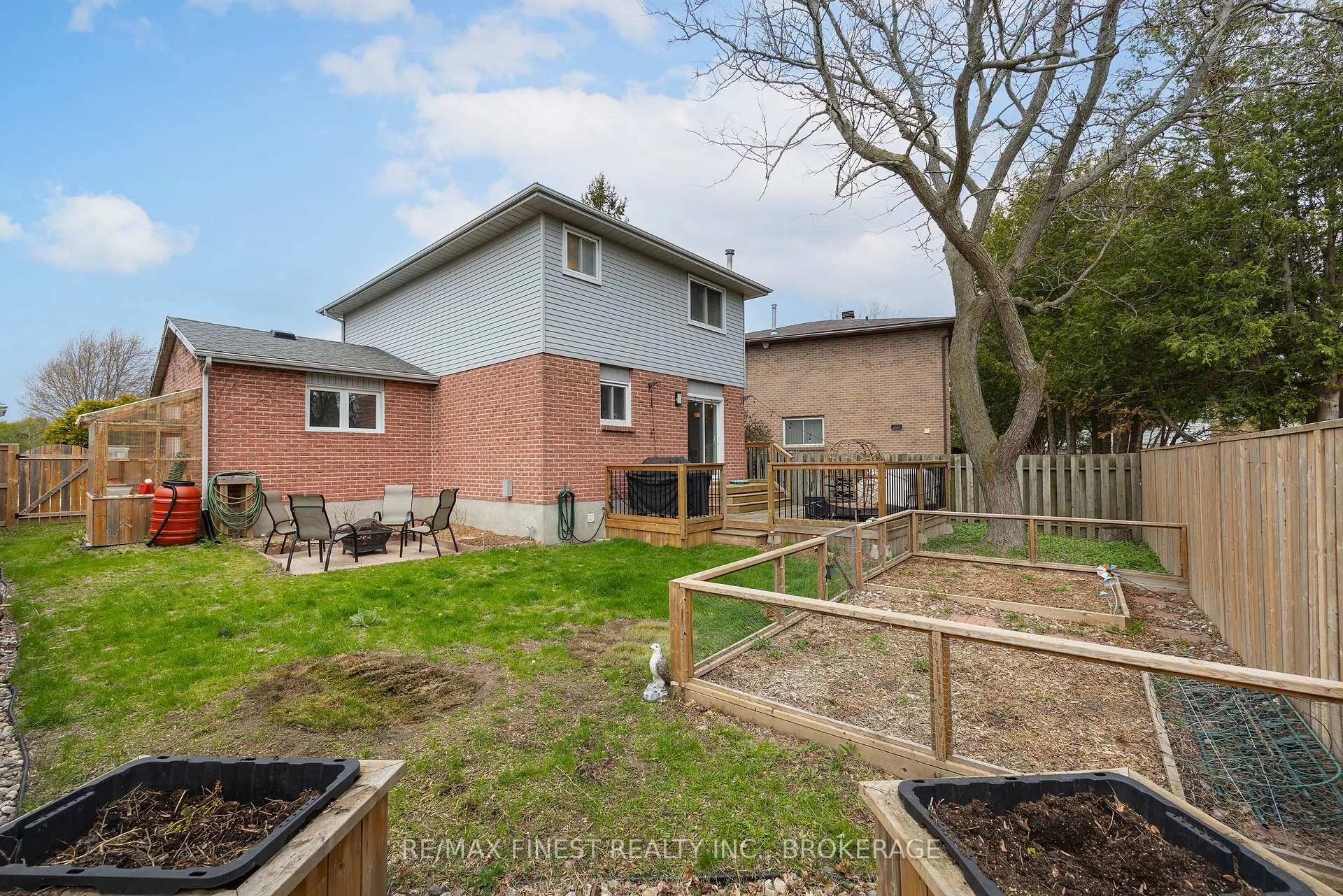 Photo 6 of 1139 Wintergreen Crescent, Kingston, City Northwest — HOMEH