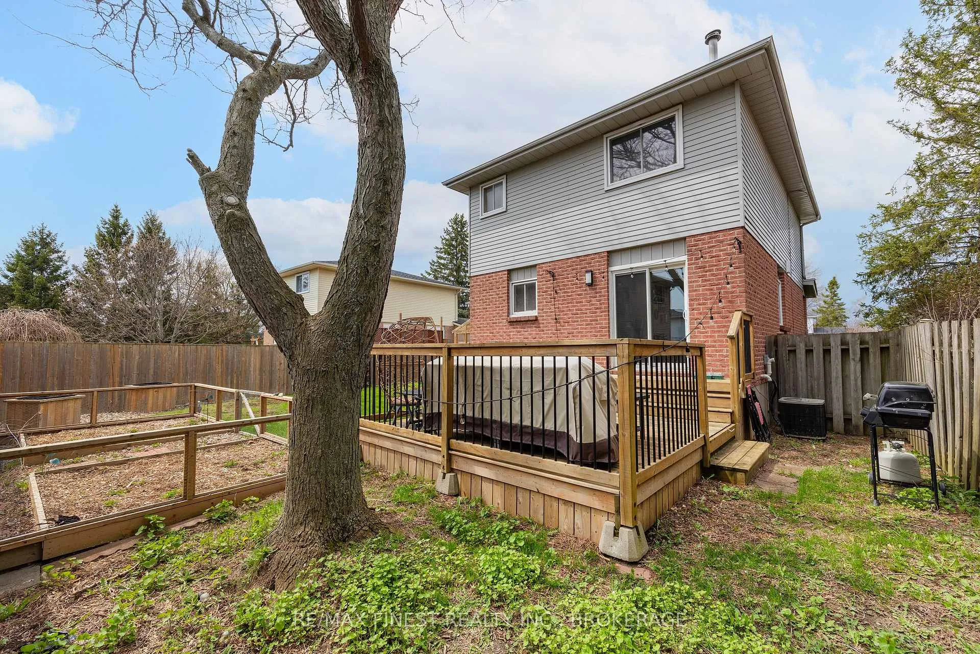 Photo 10 of 1139 Wintergreen Crescent, Kingston, City Northwest — HOMEH