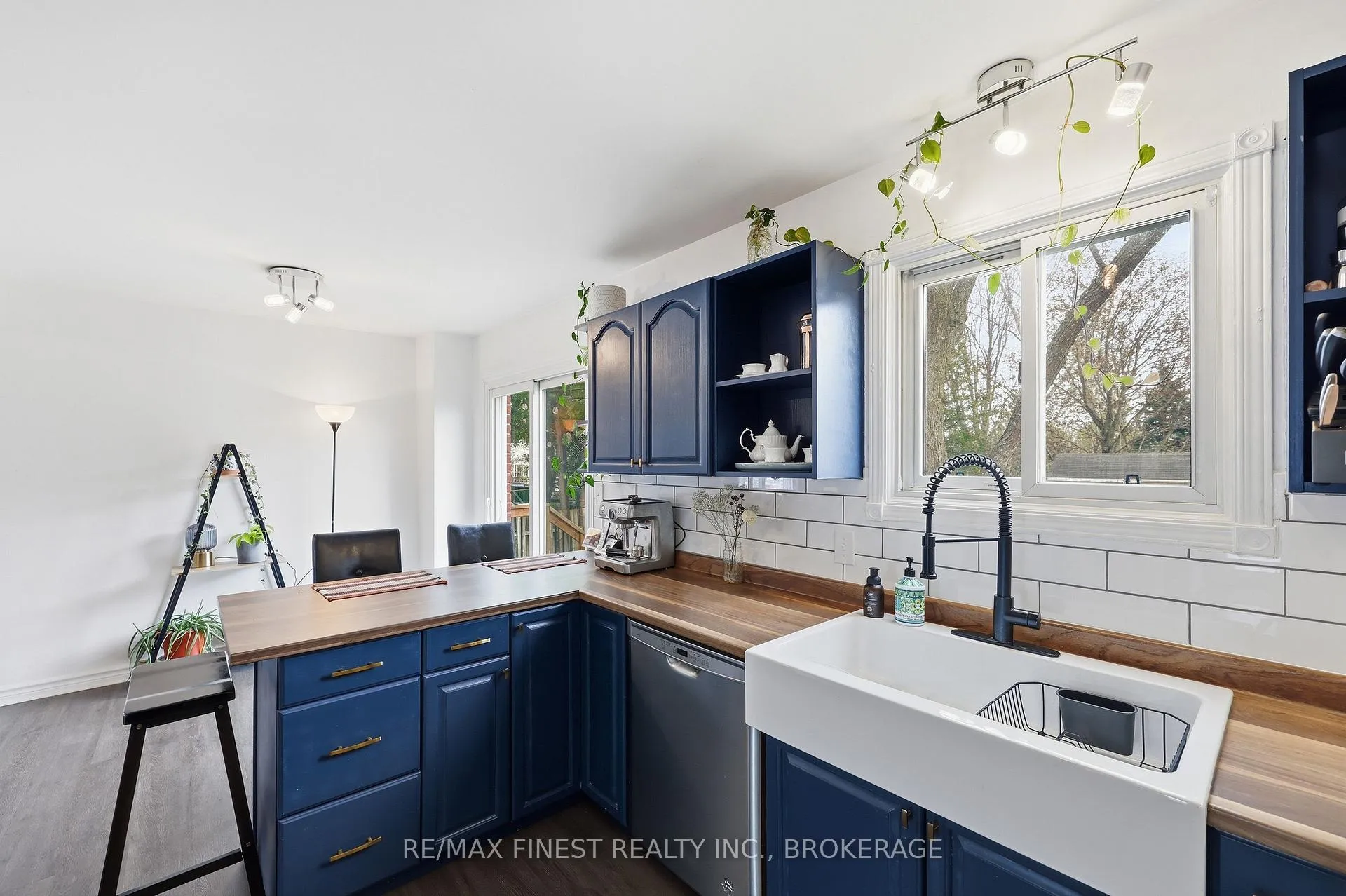 Photo 24 of 1139 Wintergreen Crescent, Kingston, City Northwest — HOMEH