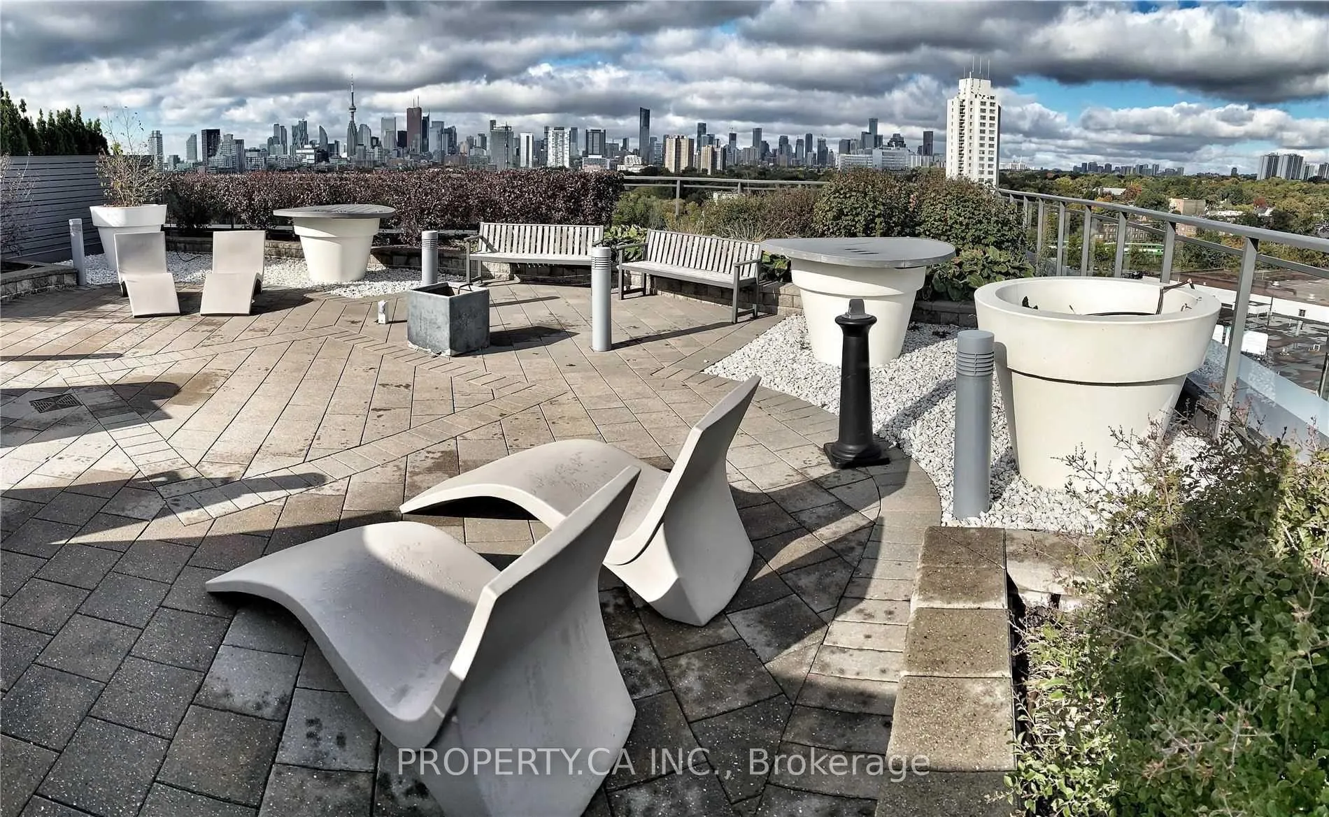 Photo 16 of Unit 803, 319 Carlaw Avenue, Toronto, South Riverdale — HOMEH