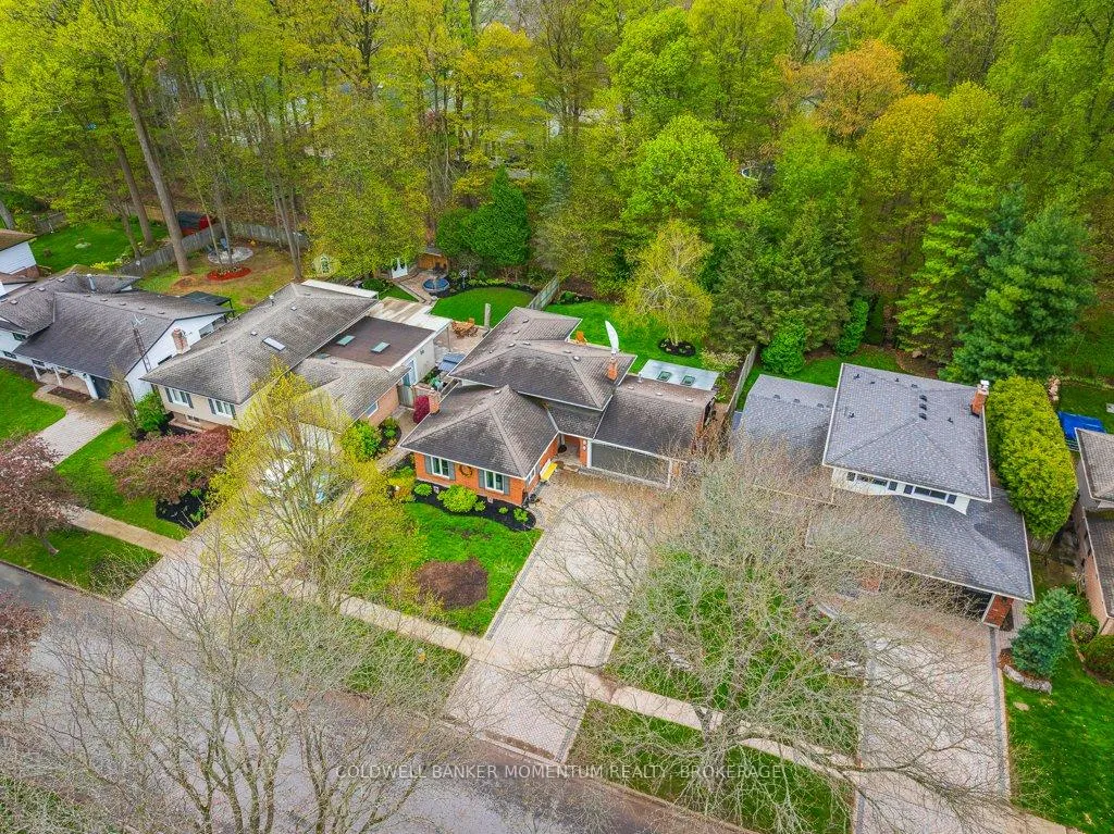 Photo 2 of 26 Spruceside Crescent, Pelham, Fonthill — HOMEH