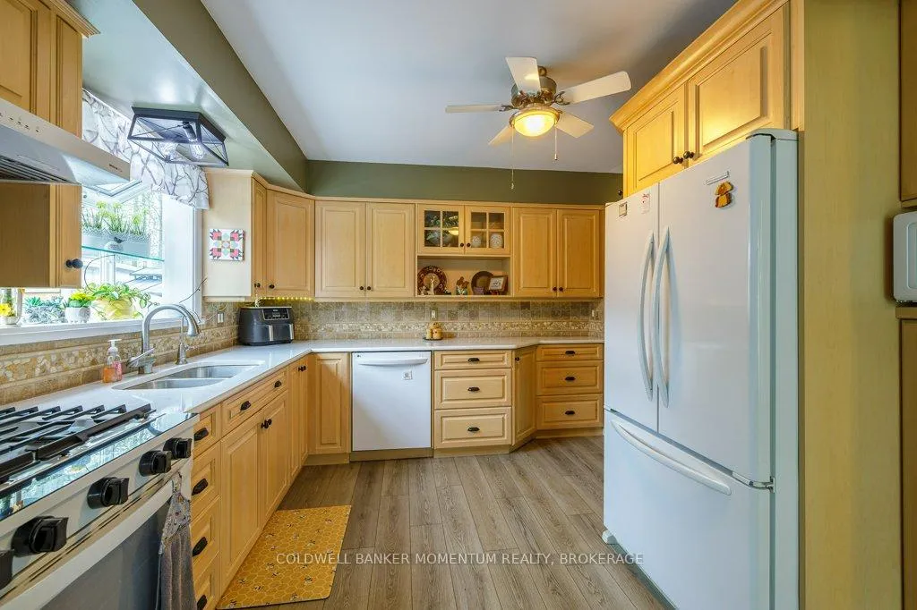 Photo 13 of 26 Spruceside Crescent, Pelham, Fonthill — HOMEH
