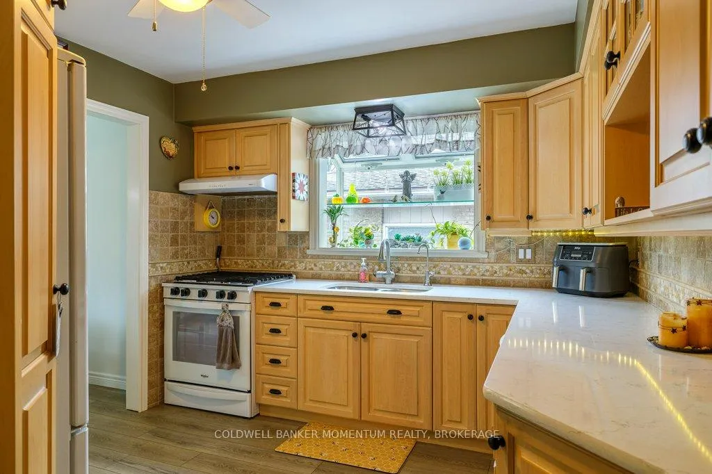 Photo 15 of 26 Spruceside Crescent, Pelham, Fonthill — HOMEH