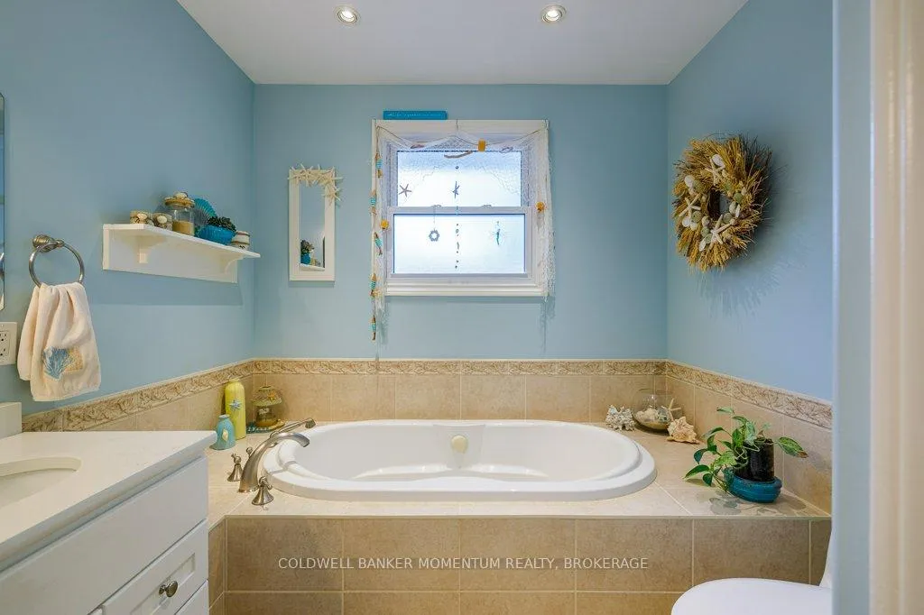 Photo 19 of 26 Spruceside Crescent, Pelham, Fonthill — HOMEH