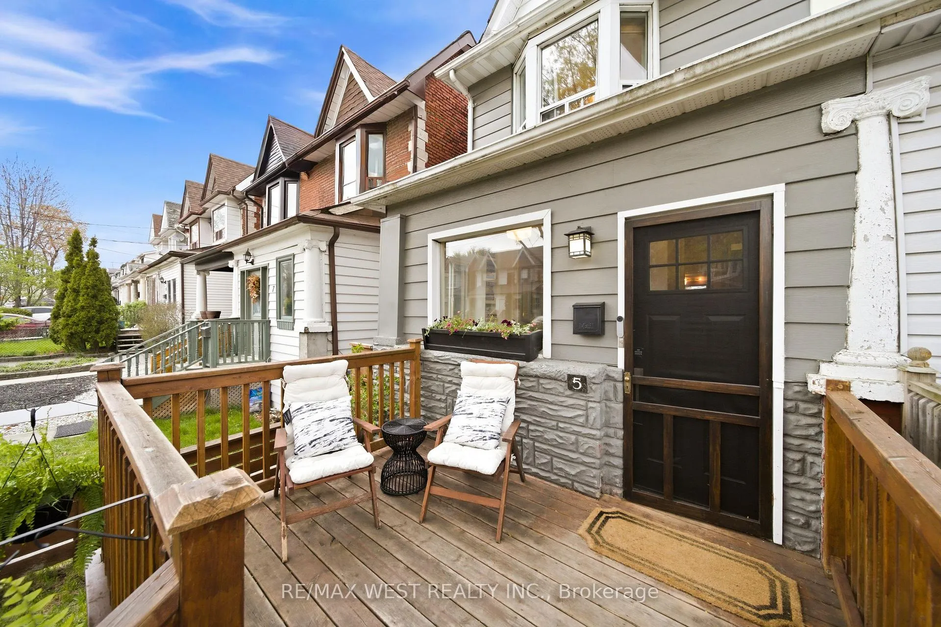 Photo 3 of 5 Norval Street, Toronto, Rockcliffe-Smythe — HOMEH