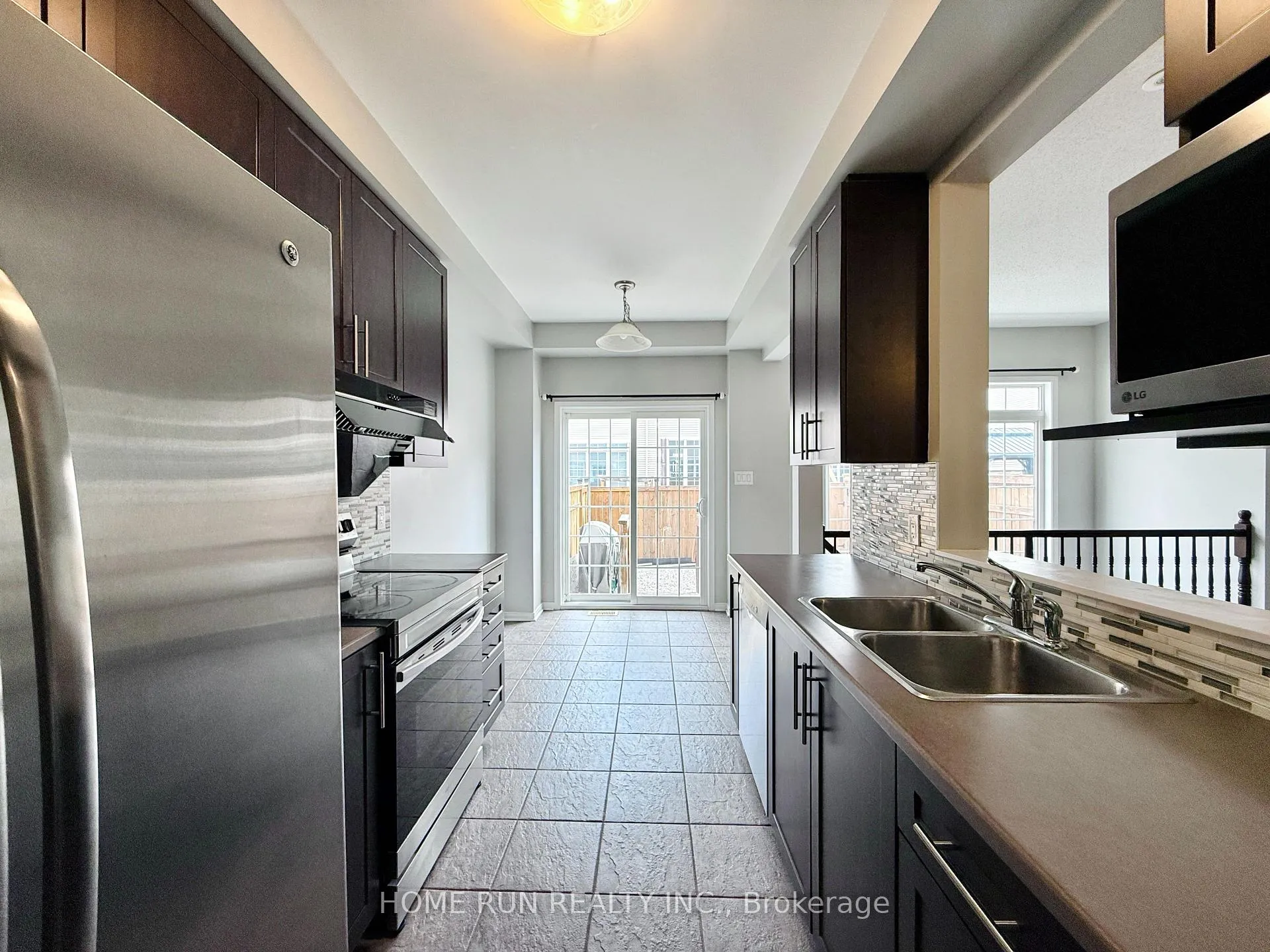Photo 8 of 183 Laramie Crescent, Ottawa, Barrhaven - Stonebridge — HOMEH