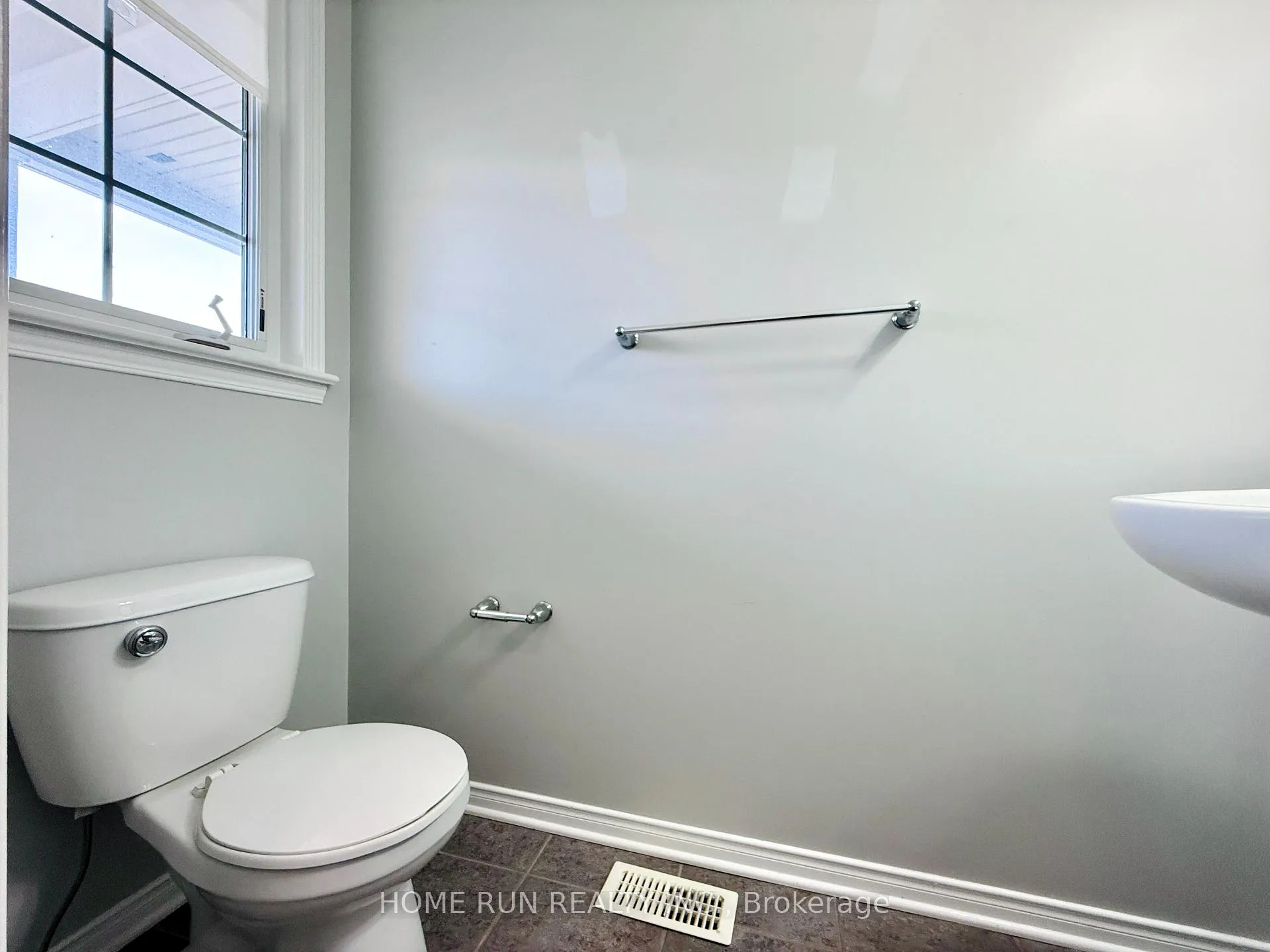 Photo 12 of 183 Laramie Crescent, Ottawa, Barrhaven - Stonebridge — HOMEH