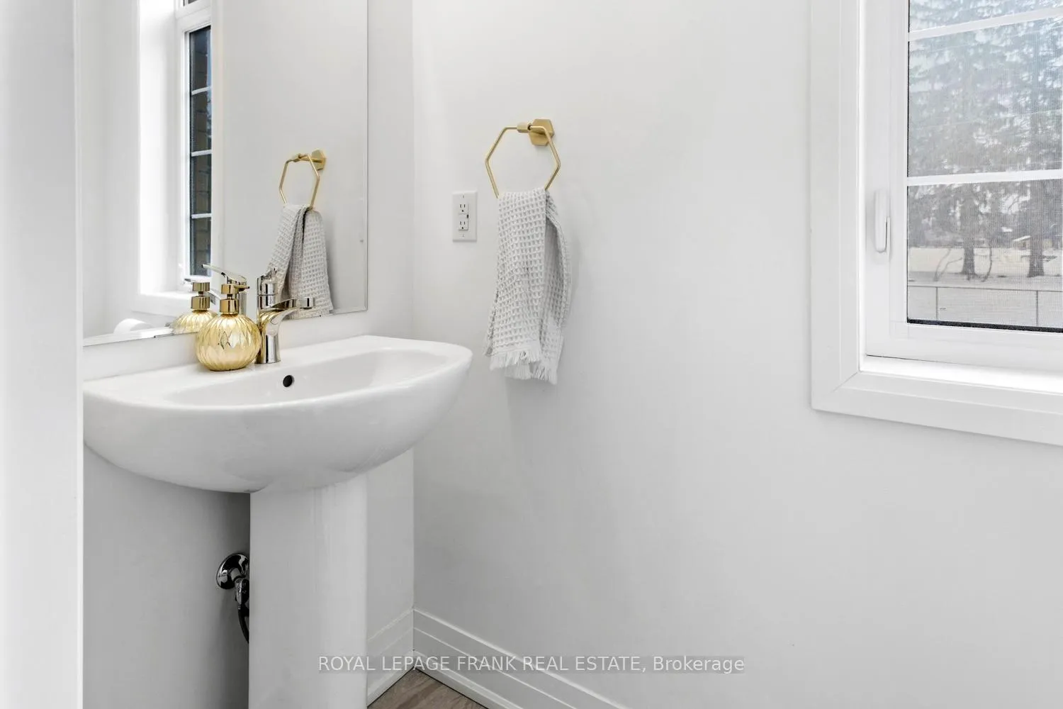 Photo 14 of 58 Selfridge Way, Whitby, Downtown Whitby — HOMEH