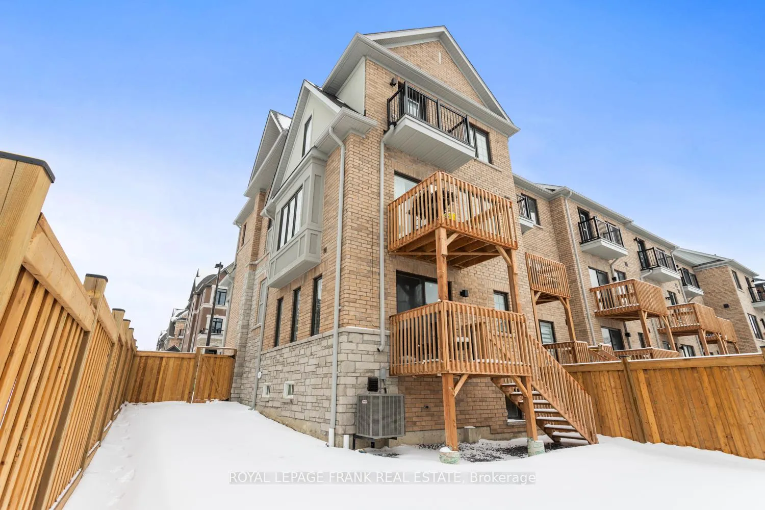 Photo 29 of 58 Selfridge Way, Whitby, Downtown Whitby — HOMEH