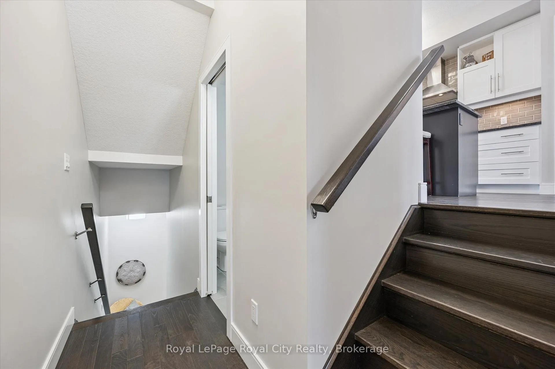 Photo 5 of Unit 25, 60 Arkell Road, Guelph, Kortright East — HOMEH