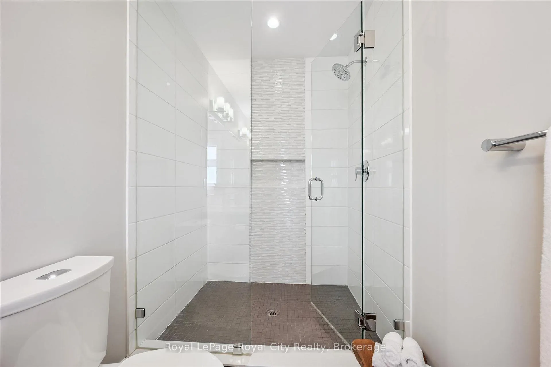 Photo 28 of Unit 25, 60 Arkell Road, Guelph, Kortright East — HOMEH