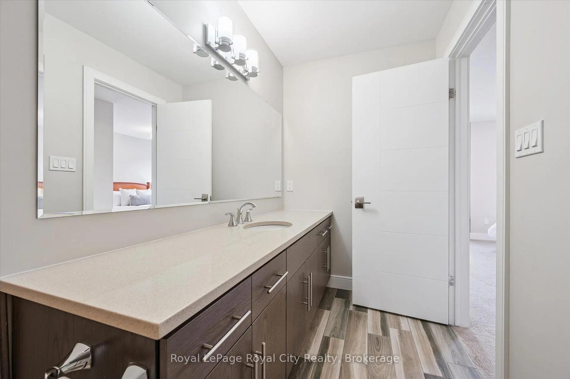 Photo 33 of Unit 25, 60 Arkell Road, Guelph, Kortright East — HOMEH