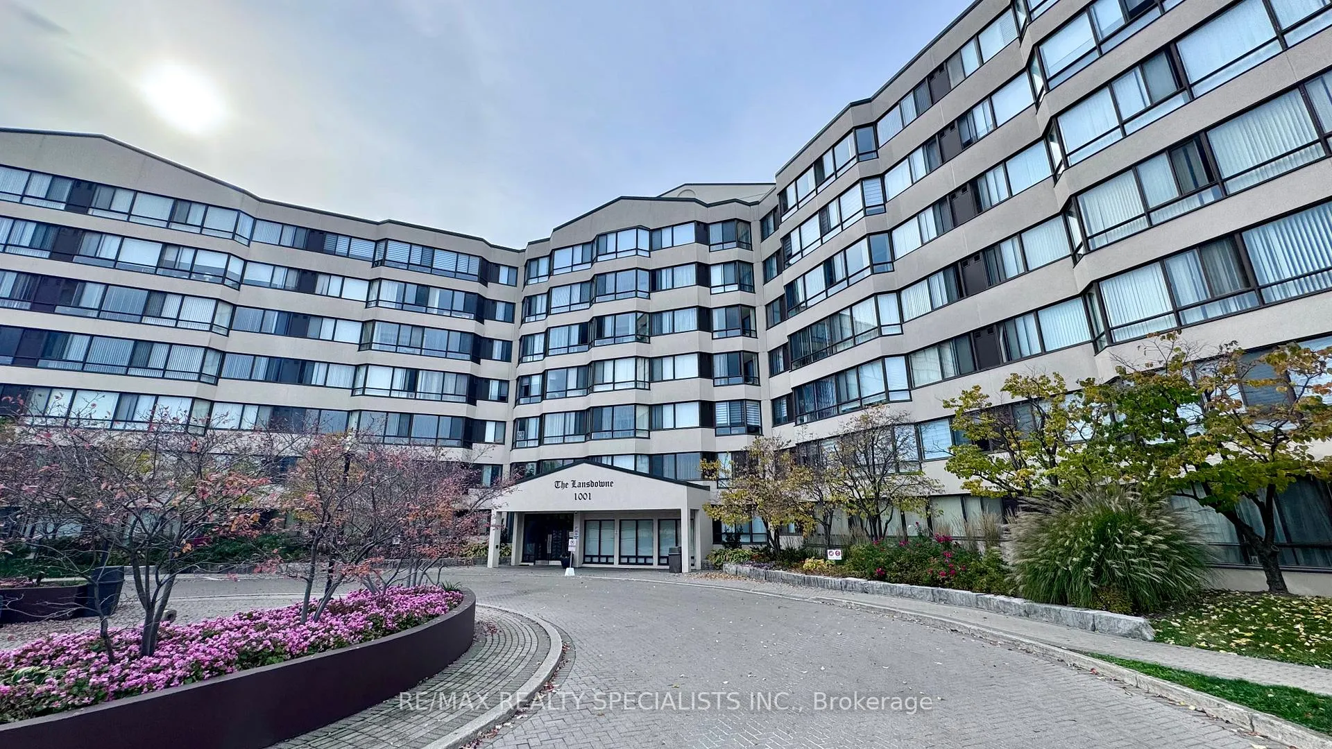 Photo 1 of Unit 520, 1001 Cedarglen Gate, Mississauga, Erindale — HOMEH