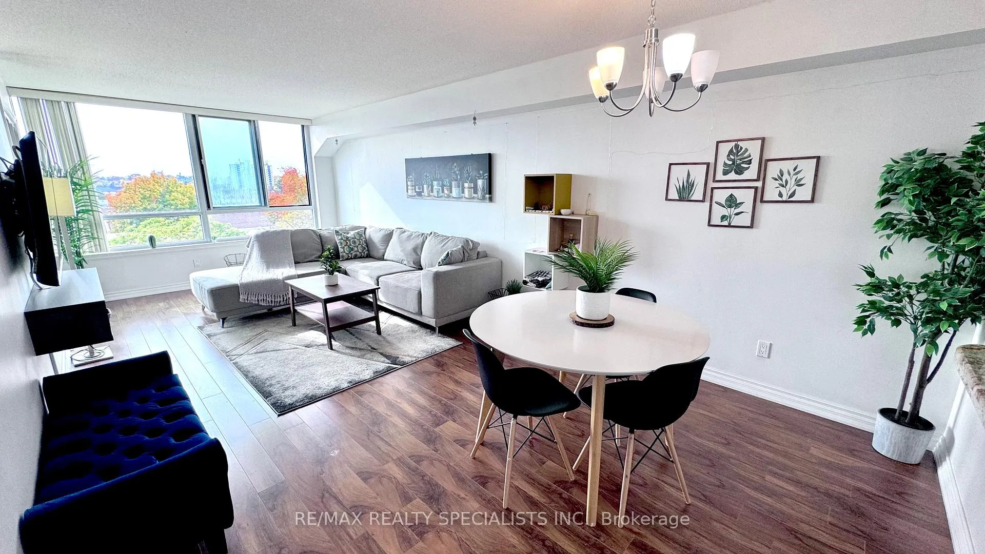 Photo 6 of Unit 520, 1001 Cedarglen Gate, Mississauga, Erindale — HOMEH