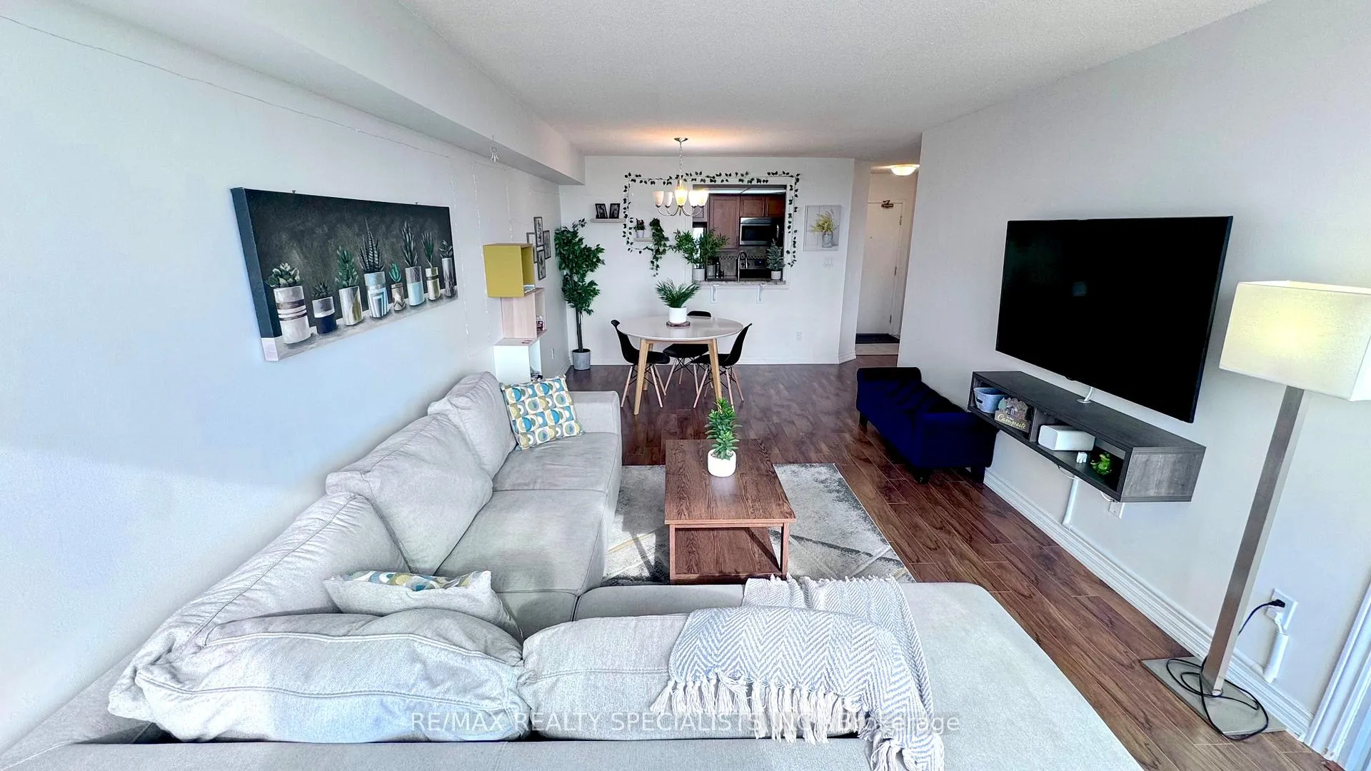 Photo 9 of Unit 520, 1001 Cedarglen Gate, Mississauga, Erindale — HOMEH