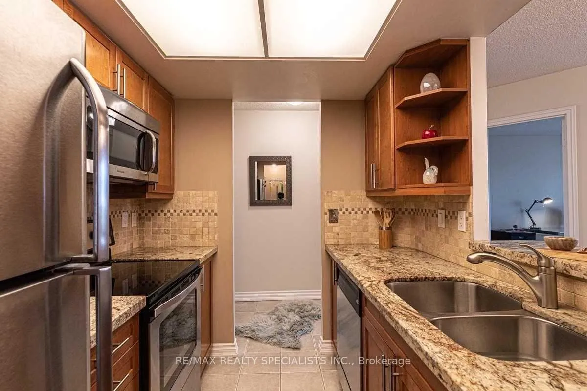 Photo 12 of Unit 520, 1001 Cedarglen Gate, Mississauga, Erindale — HOMEH