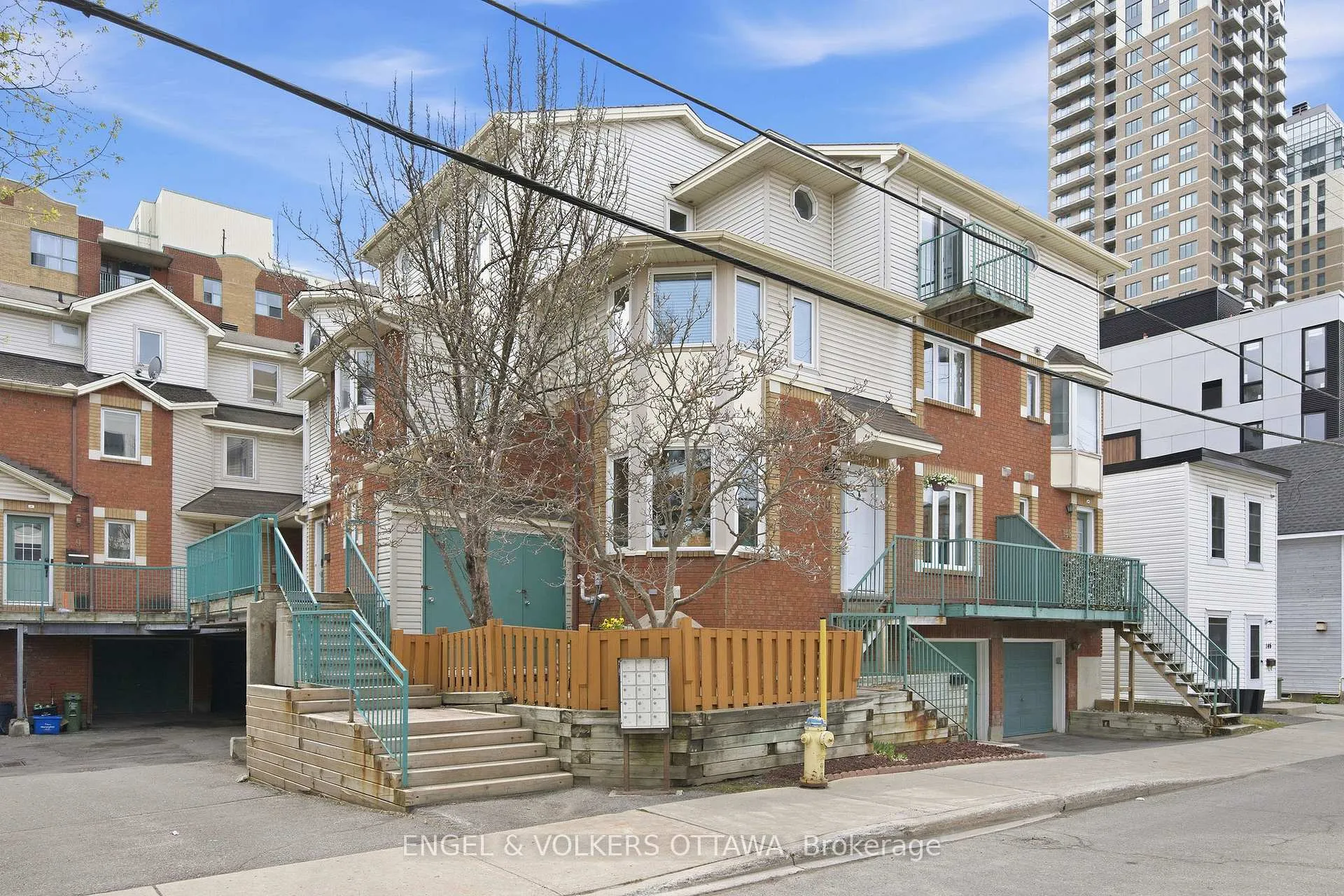 Photo 2 of 150 Forward Avenue, Ottawa, Mechanicsville — HOMEH