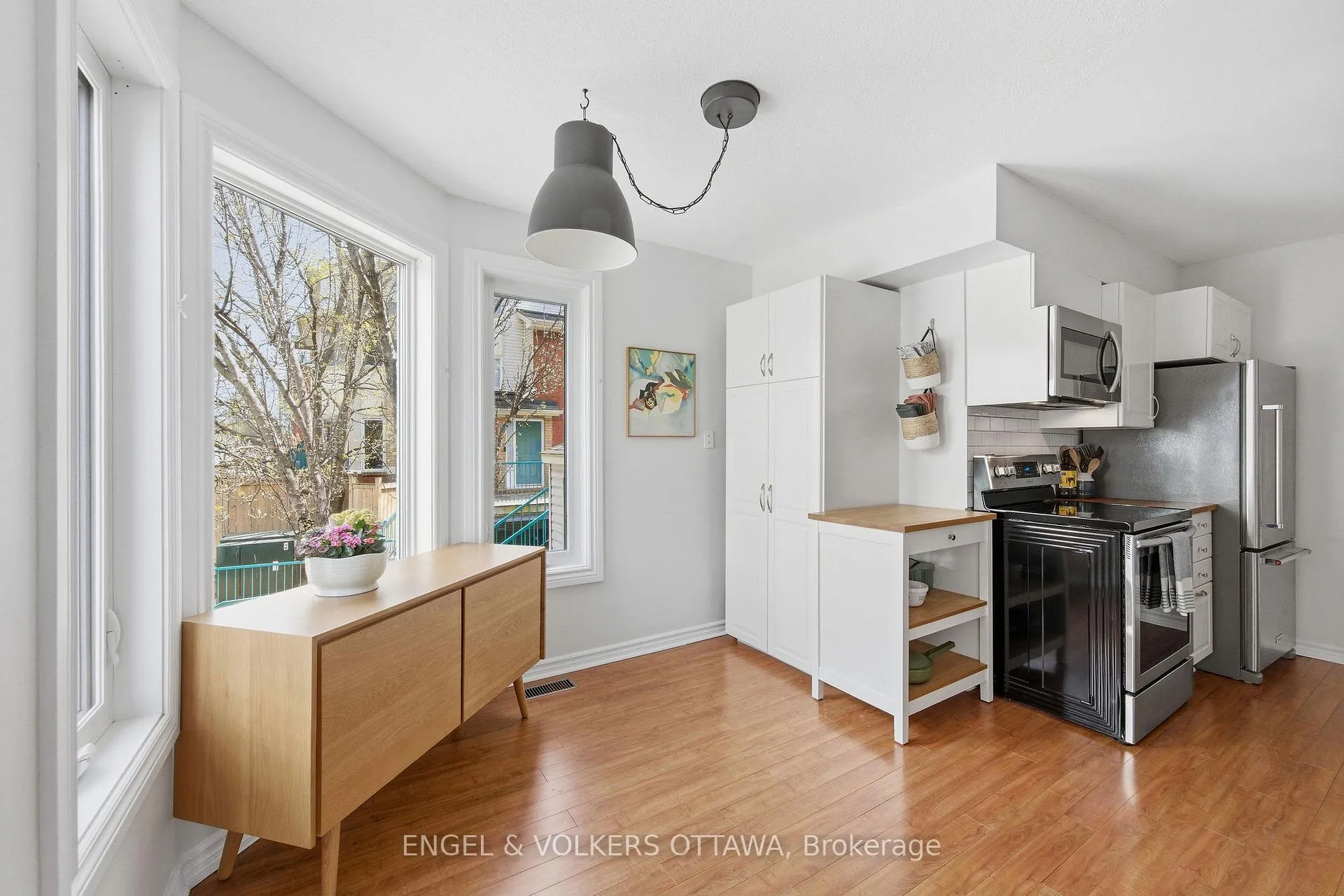 Photo 4 of 150 Forward Avenue, Ottawa, Mechanicsville — HOMEH