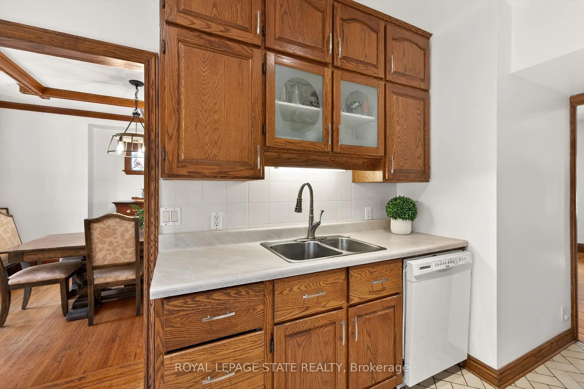 Photo 18 of 28 Ashford Boulevard, Hamilton, Blakeley — HOMEH