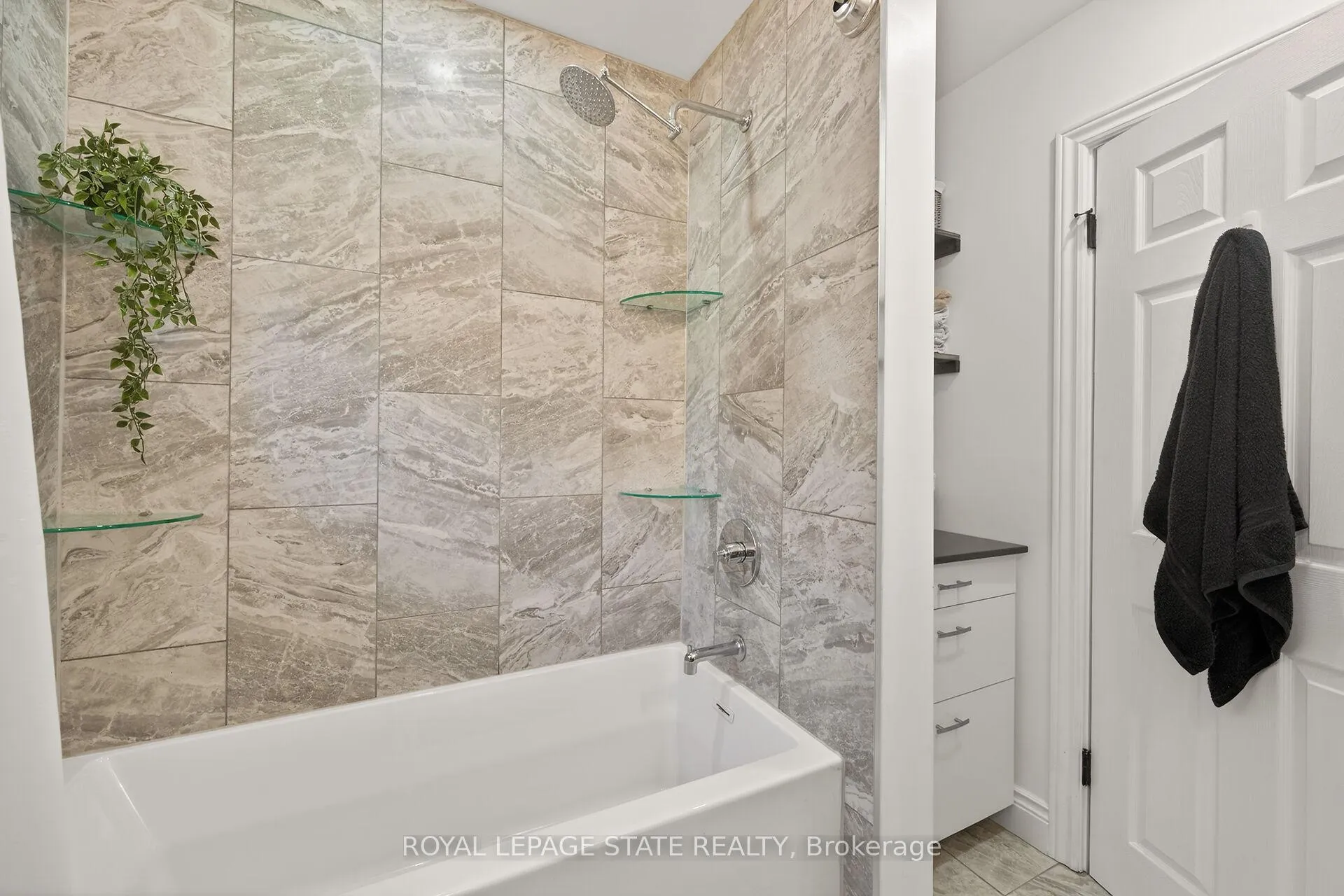 Photo 32 of 28 Ashford Boulevard, Hamilton, Blakeley — HOMEH