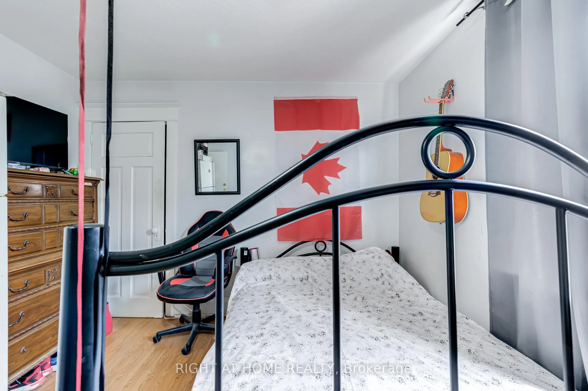 Photo 7 of 16 Pryor Avenue, Toronto, Weston-Pellam Park — HOMEH
