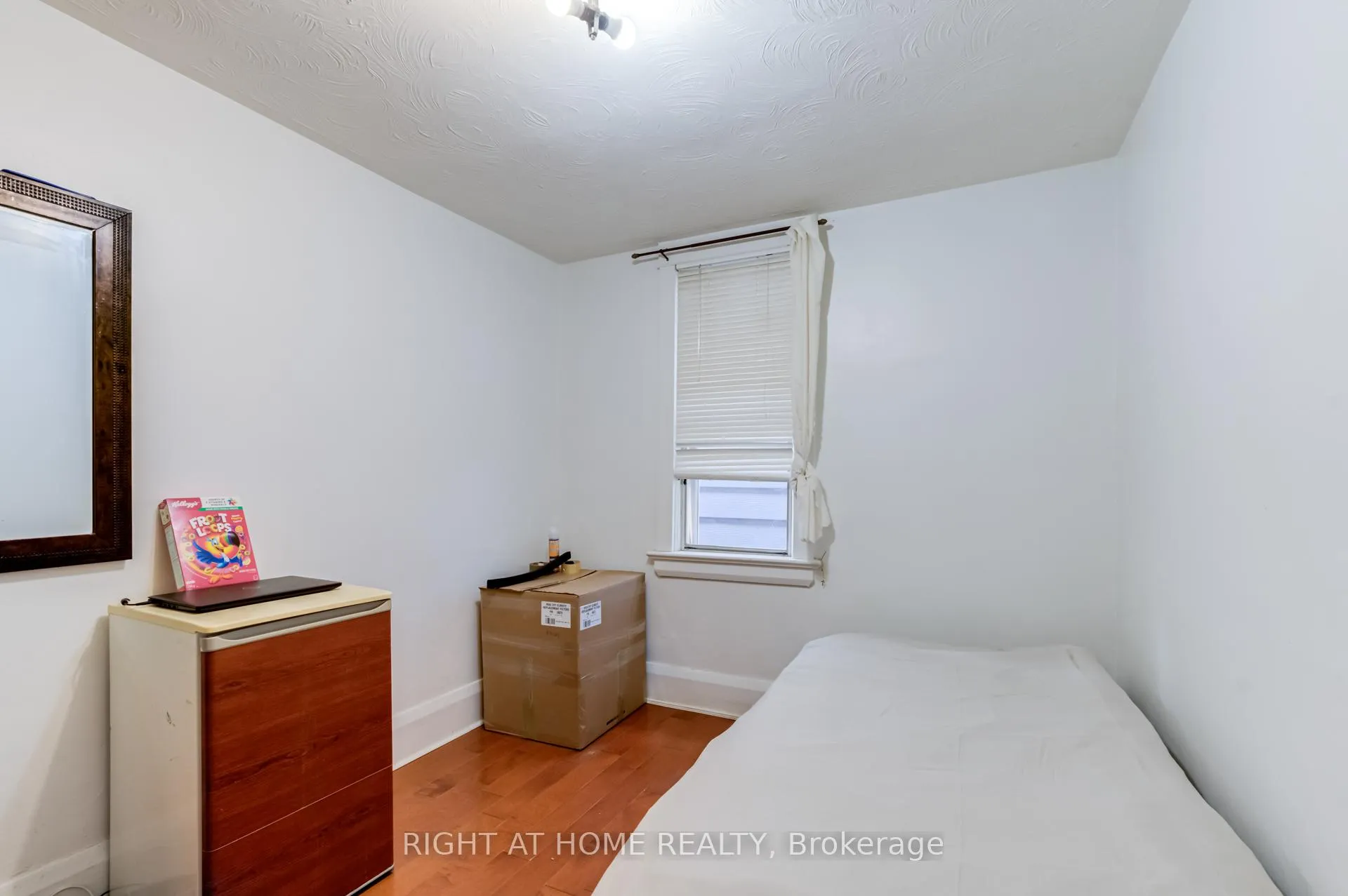 Photo 9 of 16 Pryor Avenue, Toronto, Weston-Pellam Park — HOMEH