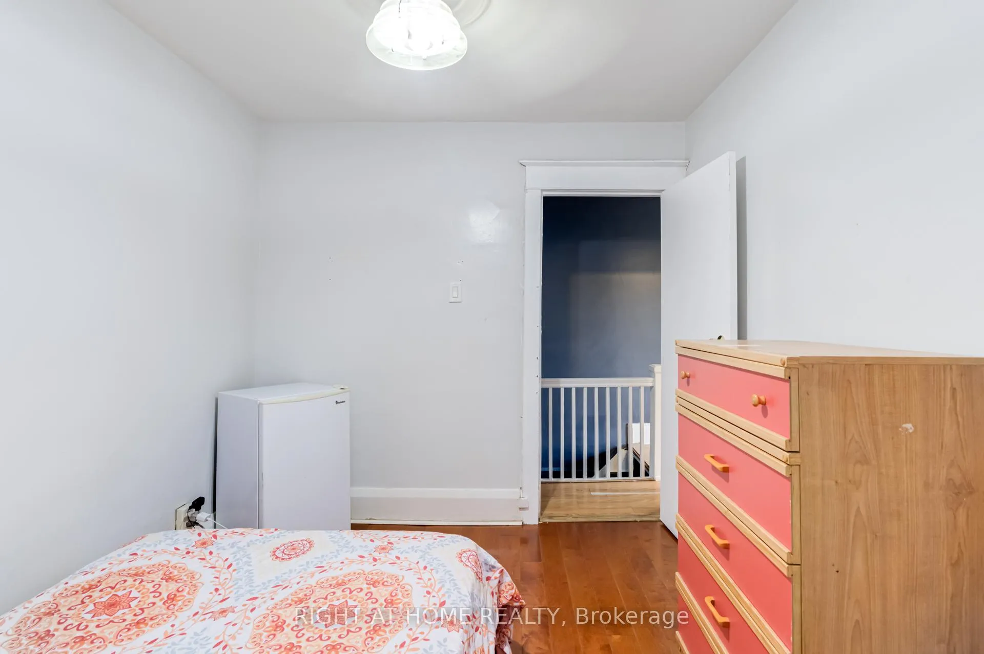 Photo 11 of 16 Pryor Avenue, Toronto, Weston-Pellam Park — HOMEH