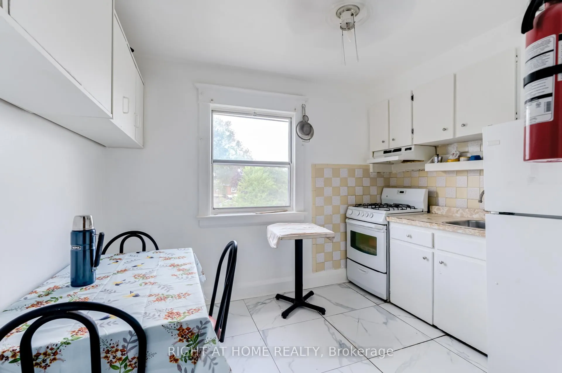Photo 12 of 16 Pryor Avenue, Toronto, Weston-Pellam Park — HOMEH