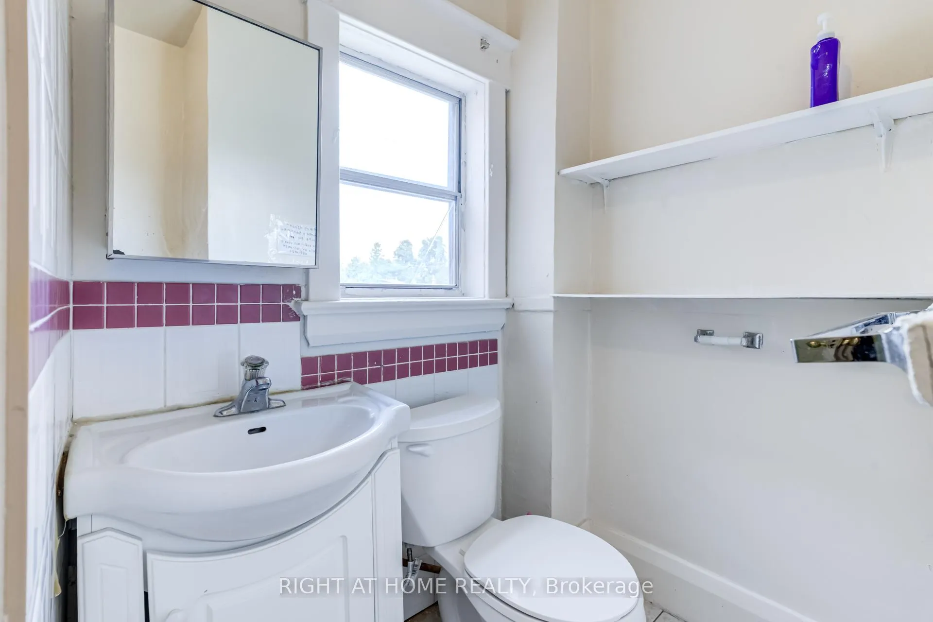 Photo 16 of 16 Pryor Avenue, Toronto, Weston-Pellam Park — HOMEH