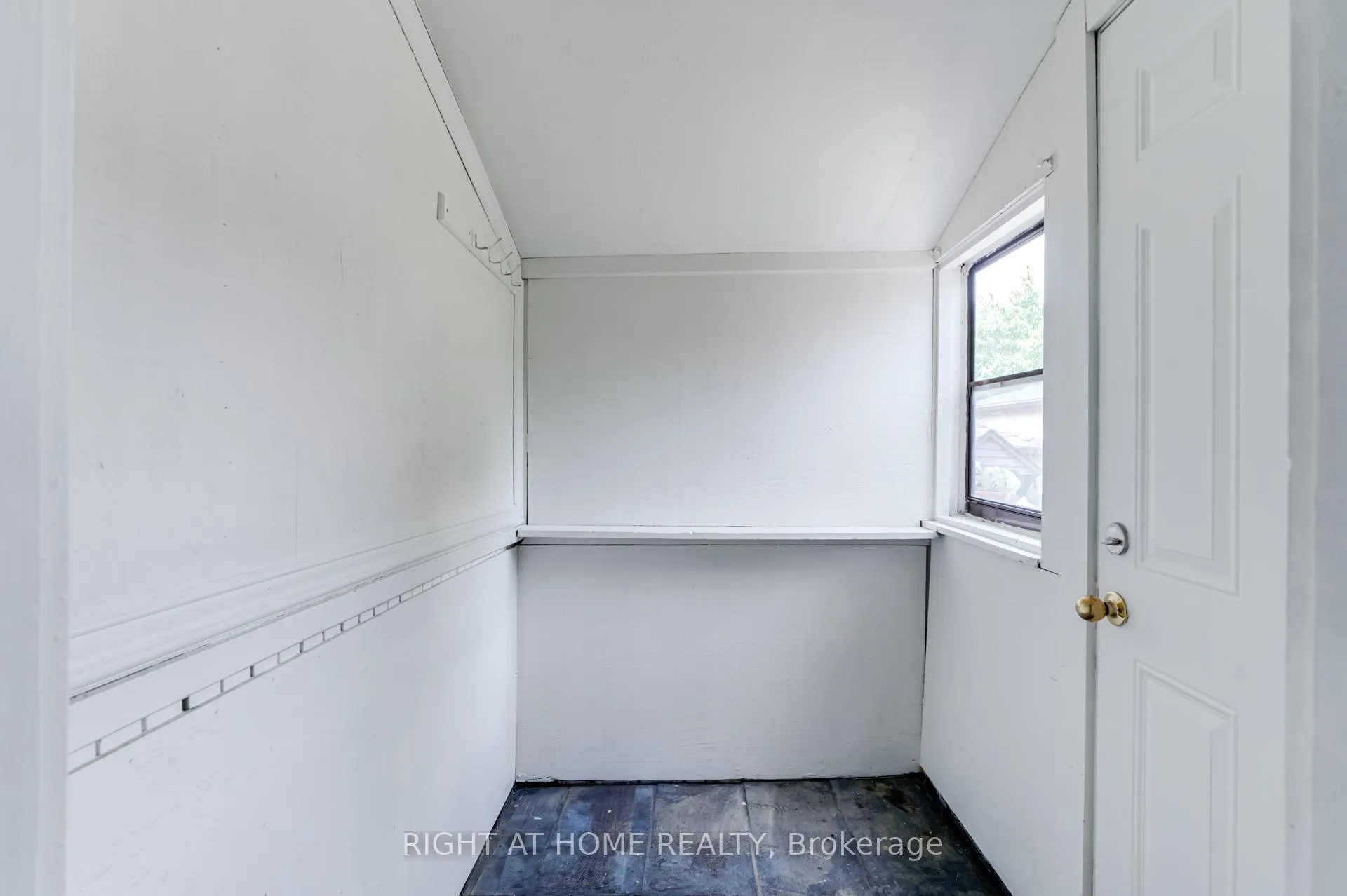 Photo 19 of 16 Pryor Avenue, Toronto, Weston-Pellam Park — HOMEH