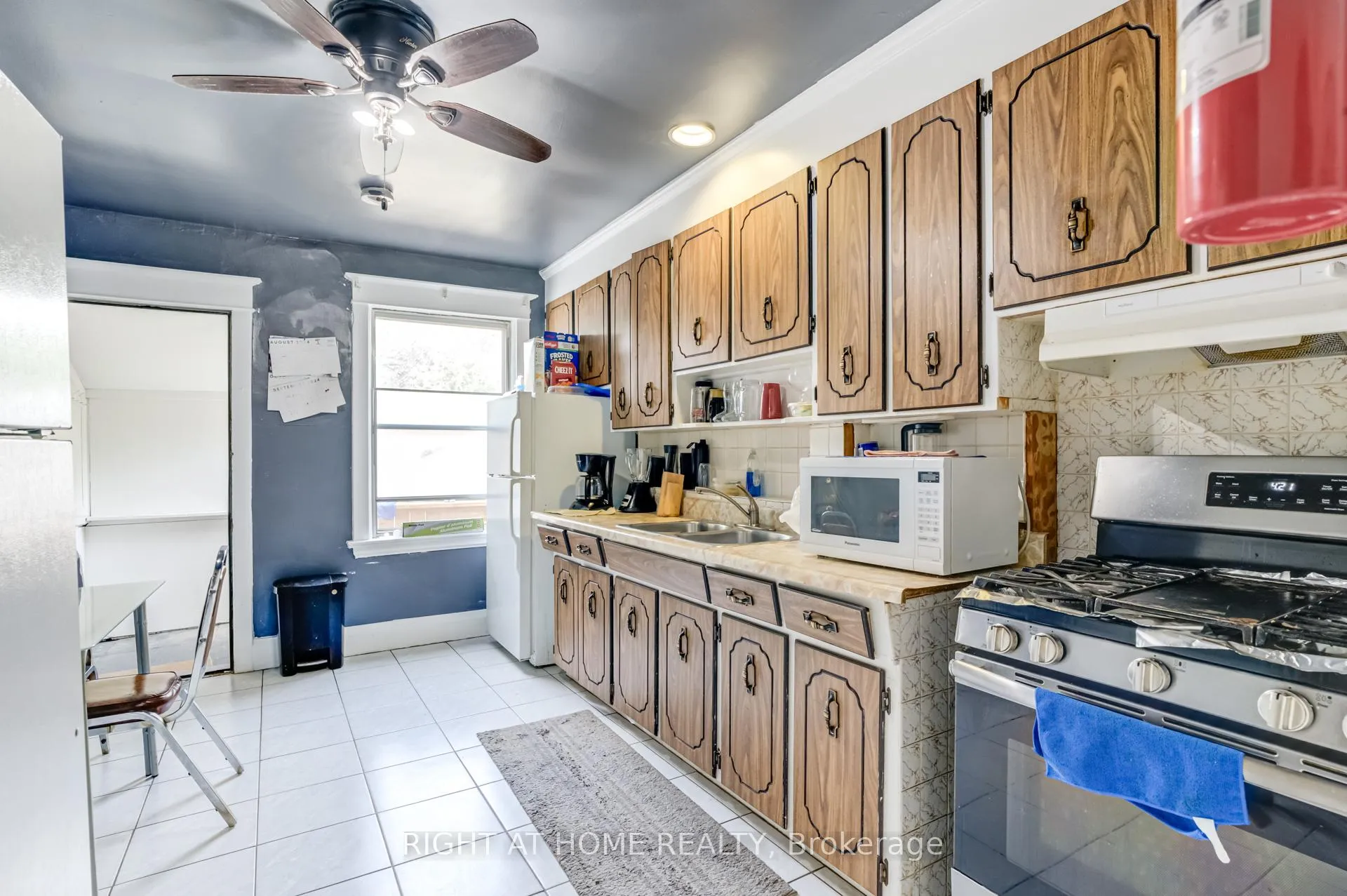 Photo 21 of 16 Pryor Avenue, Toronto, Weston-Pellam Park — HOMEH