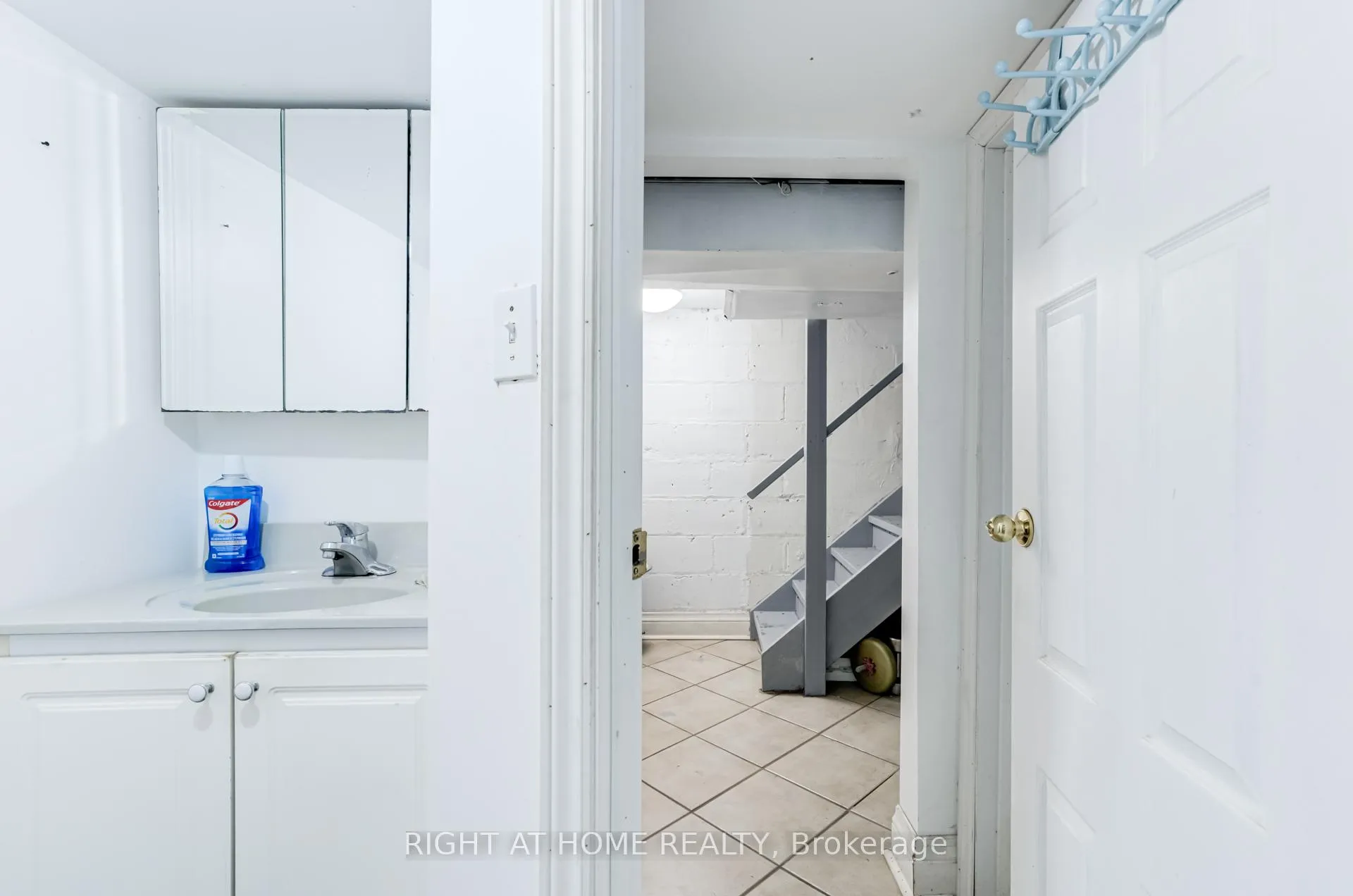 Photo 27 of 16 Pryor Avenue, Toronto, Weston-Pellam Park — HOMEH