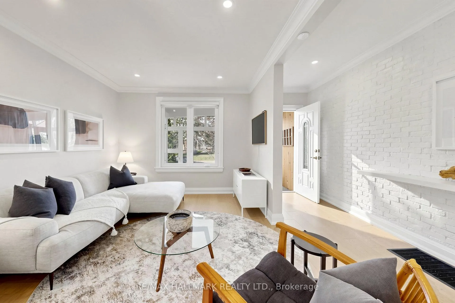 Photo 6 of 301 Wolverleigh Boulevard, Toronto, Danforth — HOMEH