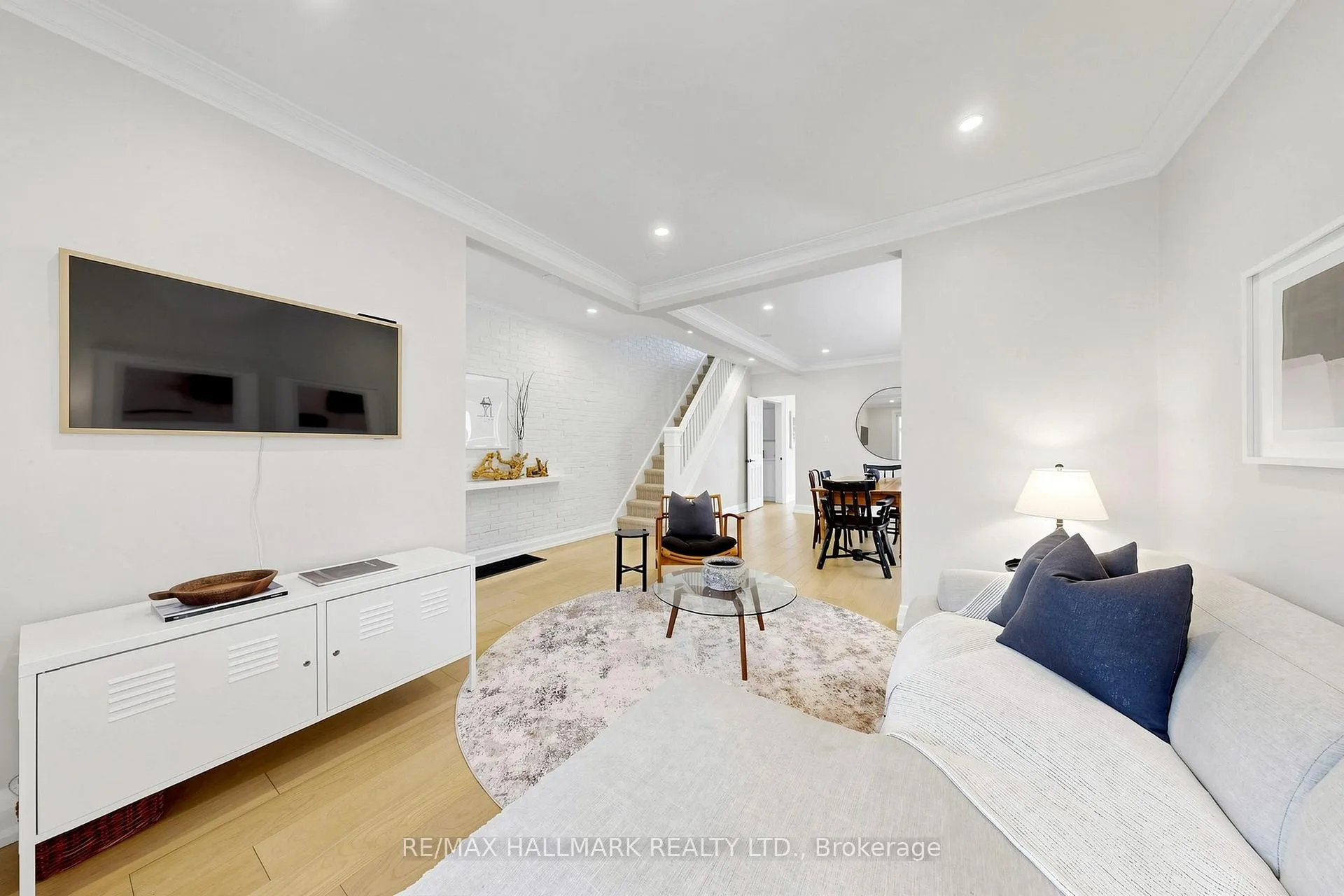 Photo 8 of 301 Wolverleigh Boulevard, Toronto, Danforth — HOMEH