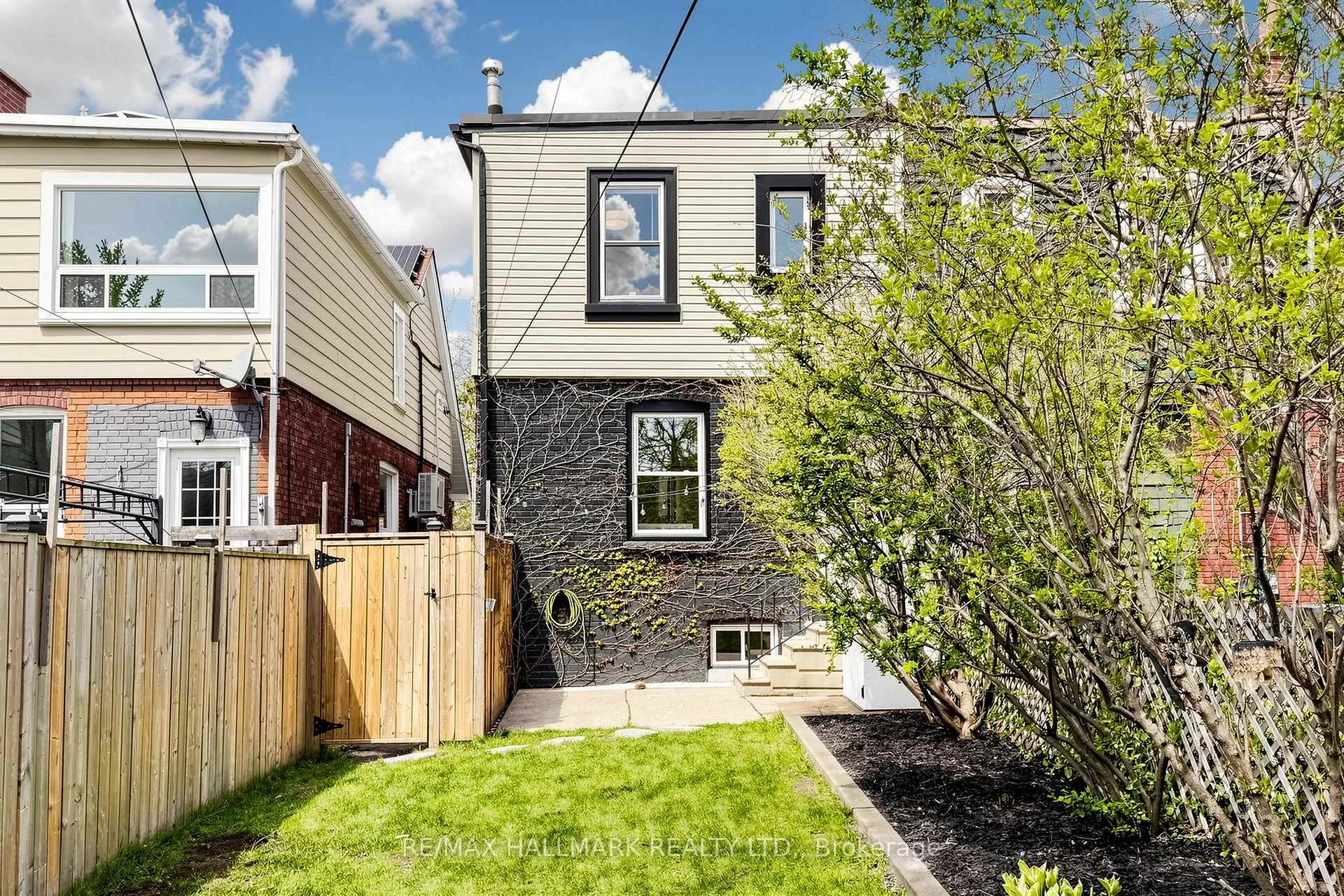 Photo 40 of 301 Wolverleigh Boulevard, Toronto, Danforth — HOMEH