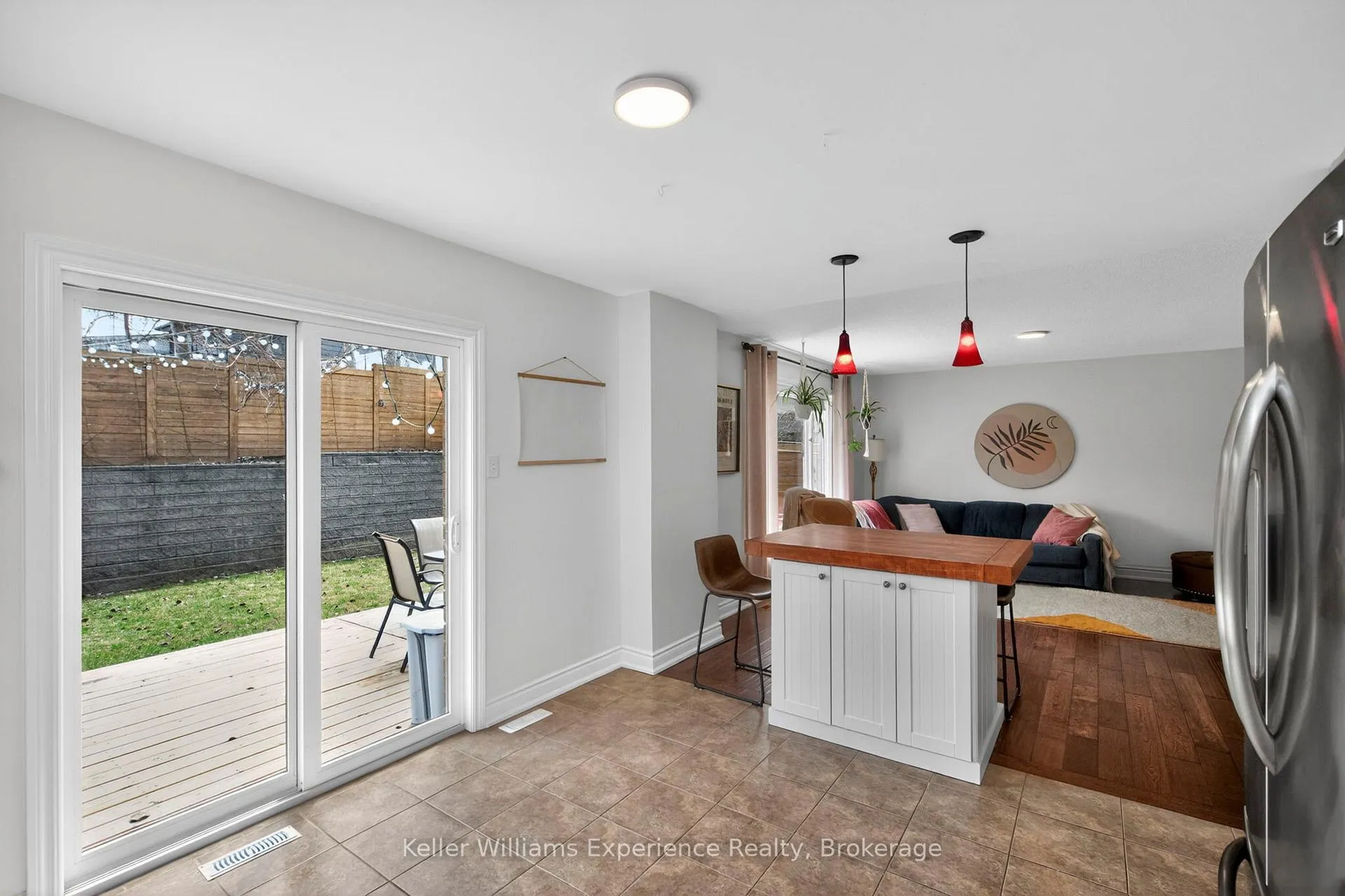 Photo 7 of 1005 Whitney Crescent, Midland — HOMEH