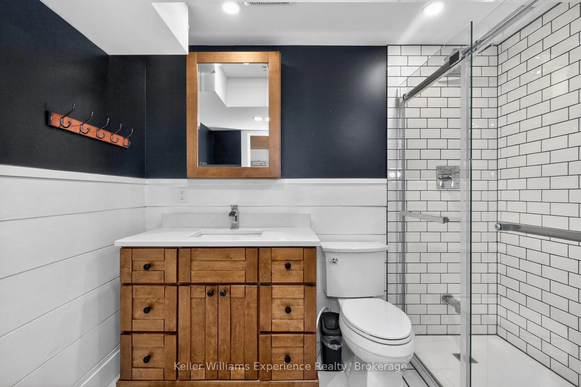 Photo 20 of 1005 Whitney Crescent, Midland — HOMEH