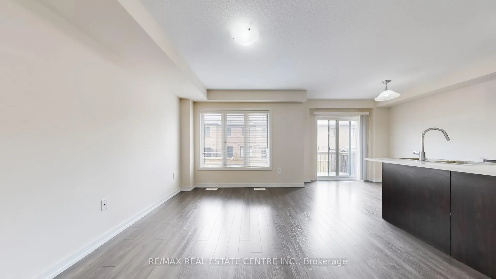 Photo 4 of 80 Scarletwood Street, Hamilton, Stoney Creek Mountain — HOMEH