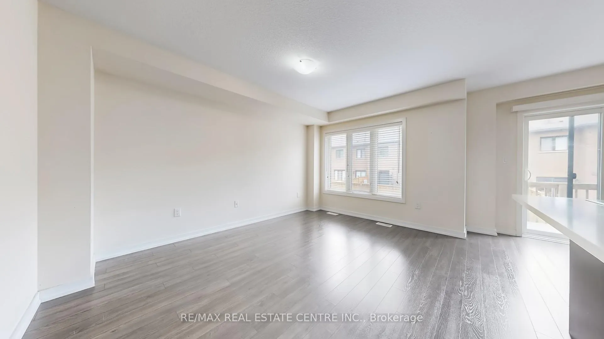 Photo 5 of 80 Scarletwood Street, Hamilton, Stoney Creek Mountain — HOMEH