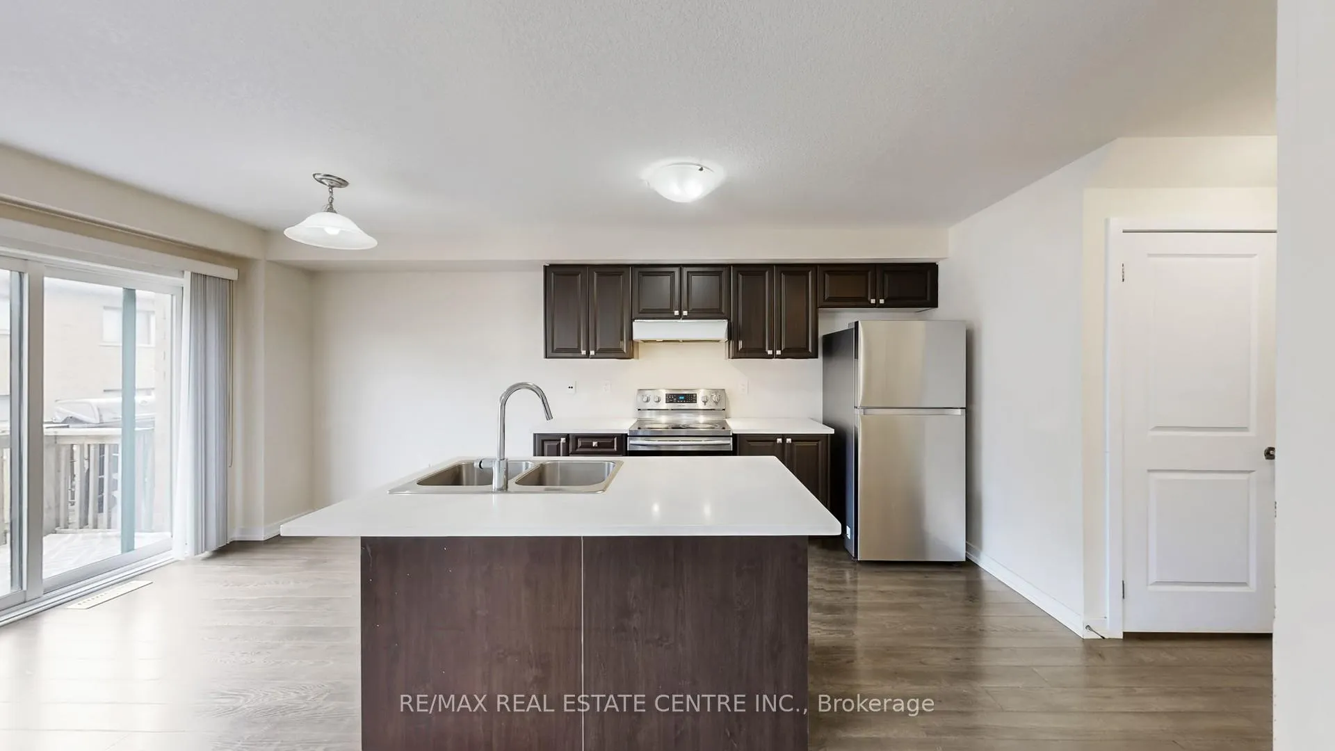 Photo 8 of 80 Scarletwood Street, Hamilton, Stoney Creek Mountain — HOMEH