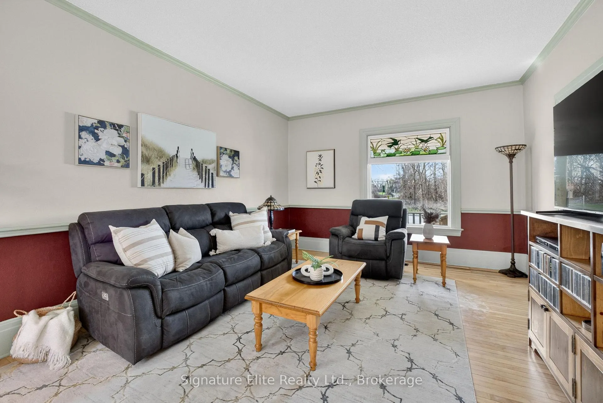 Photo 4 of 60 Winchester Road E, Whitby, Brooklin — HOMEH