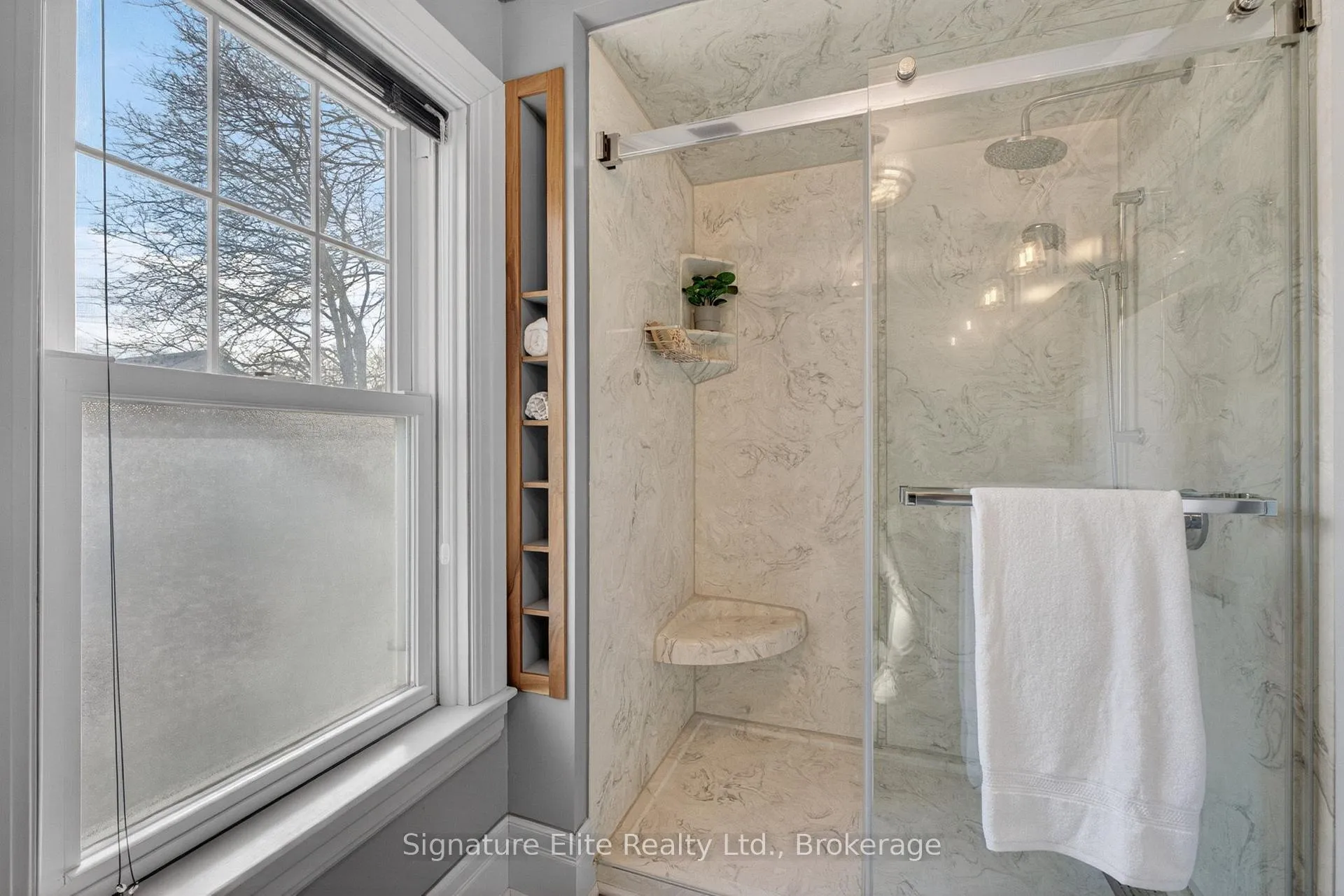Photo 27 of 60 Winchester Road E, Whitby, Brooklin — HOMEH